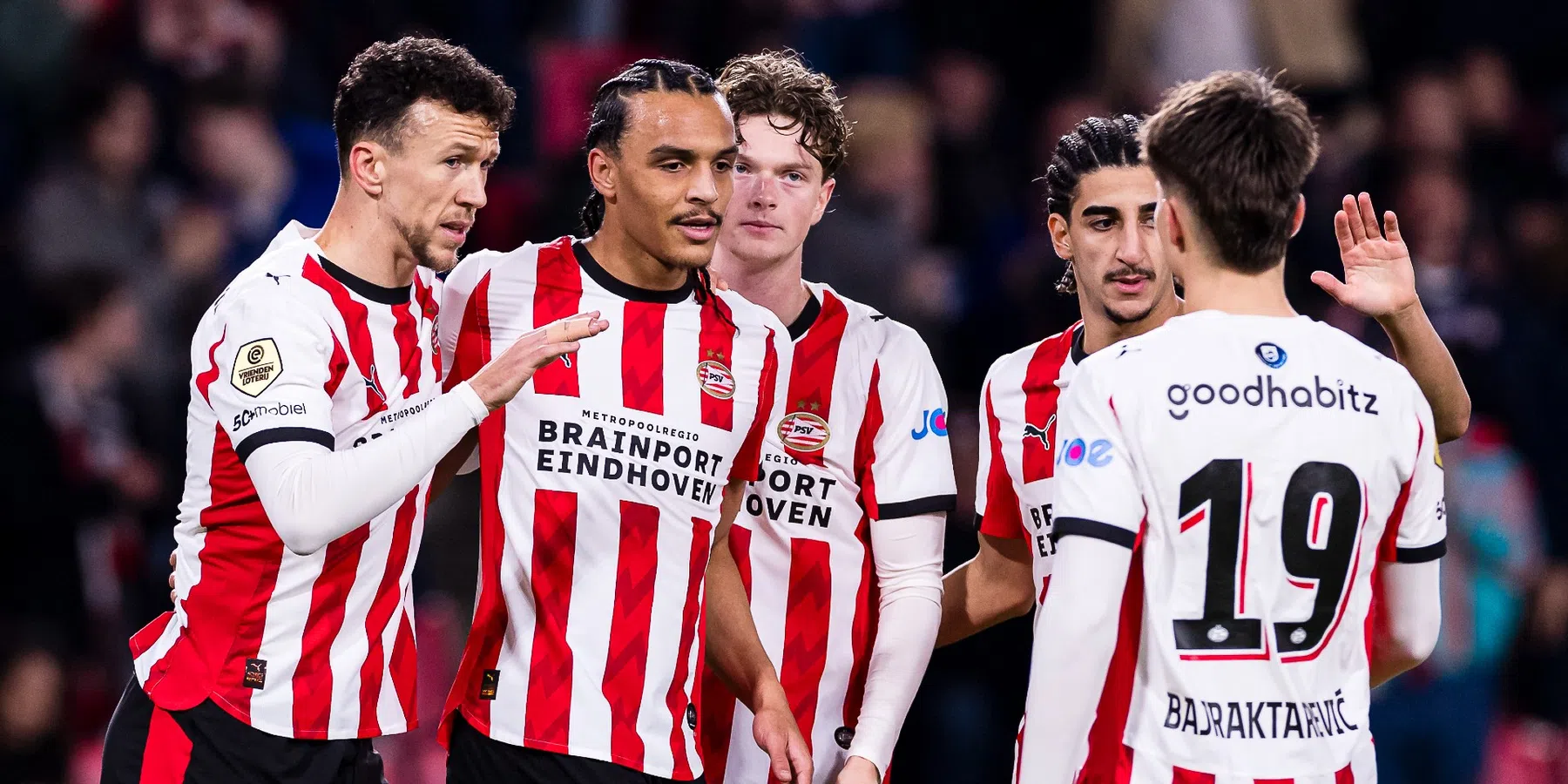 Kranten zien PSV doen wat nodig is: 'Belg was de beste speler, kopzorgen voor Bosz