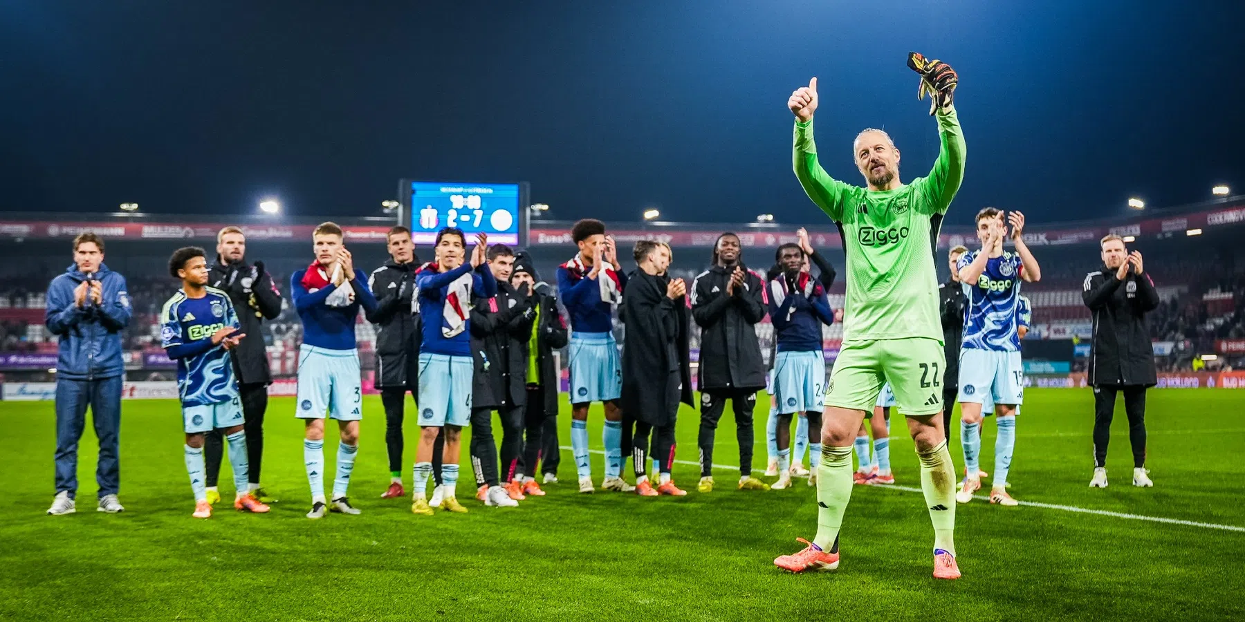 Kranten zien Ajax overtuigen: 'Bounida steelt de show, een glimp van de toekomst'