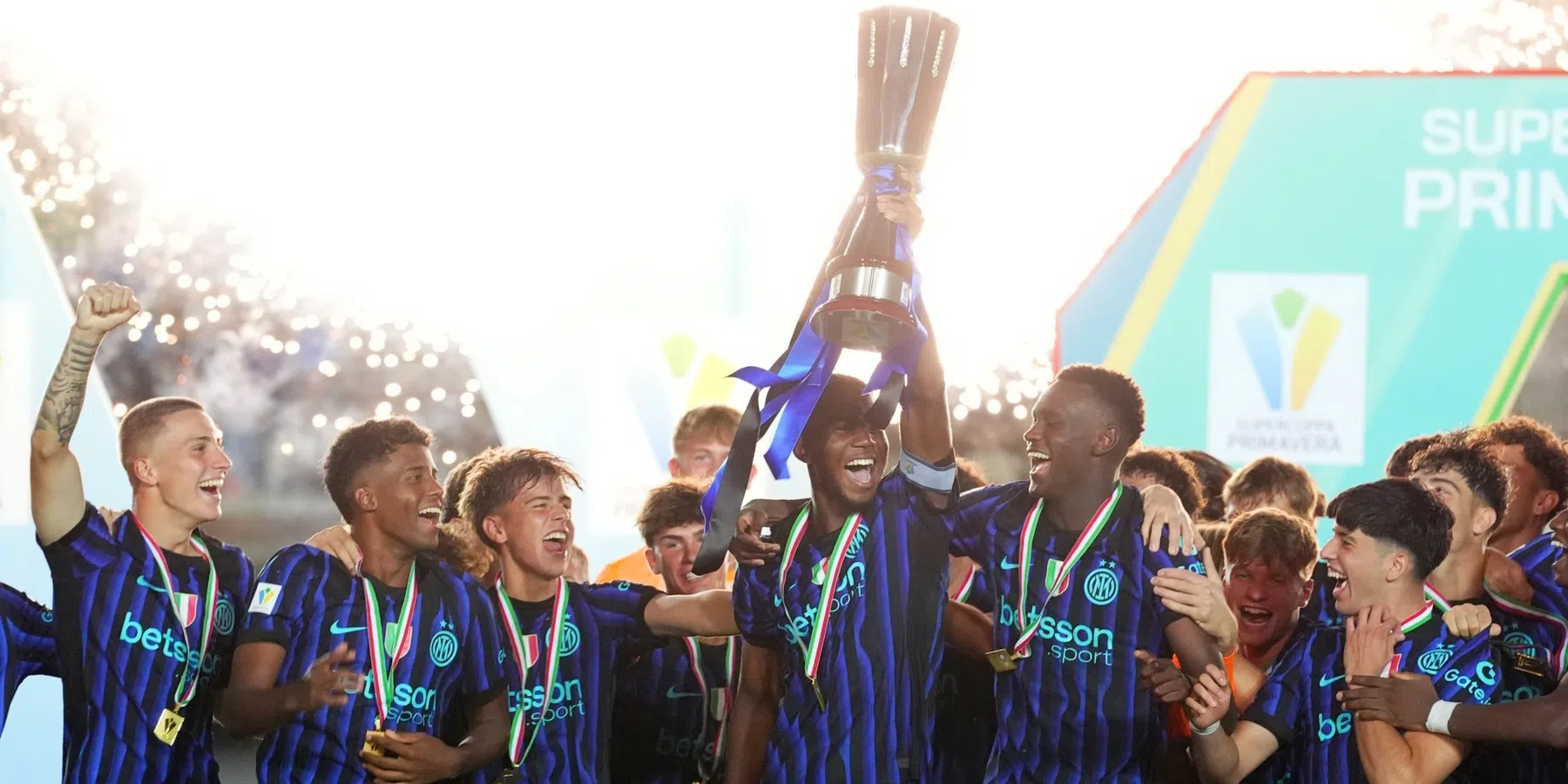 Napoli en Bologna in actie: zo verliepen de voorgaande Italiaanse Supercoppa's