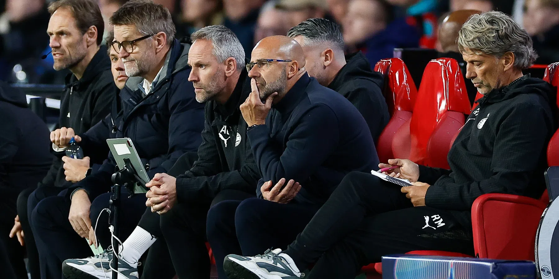 PSV komt met verrassend nieuws: assistent-trainer stopt, vervanger al bekend 