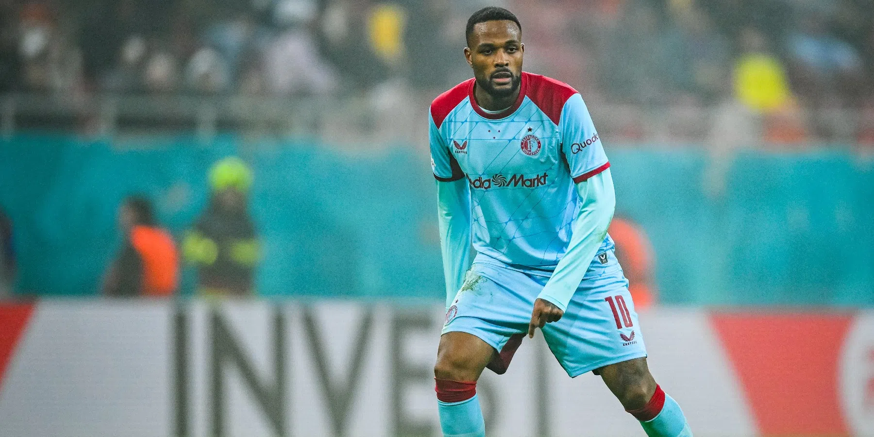 Cyle Larin al na halfjaar weg bij Feyenoord? | VoetbalNieuws