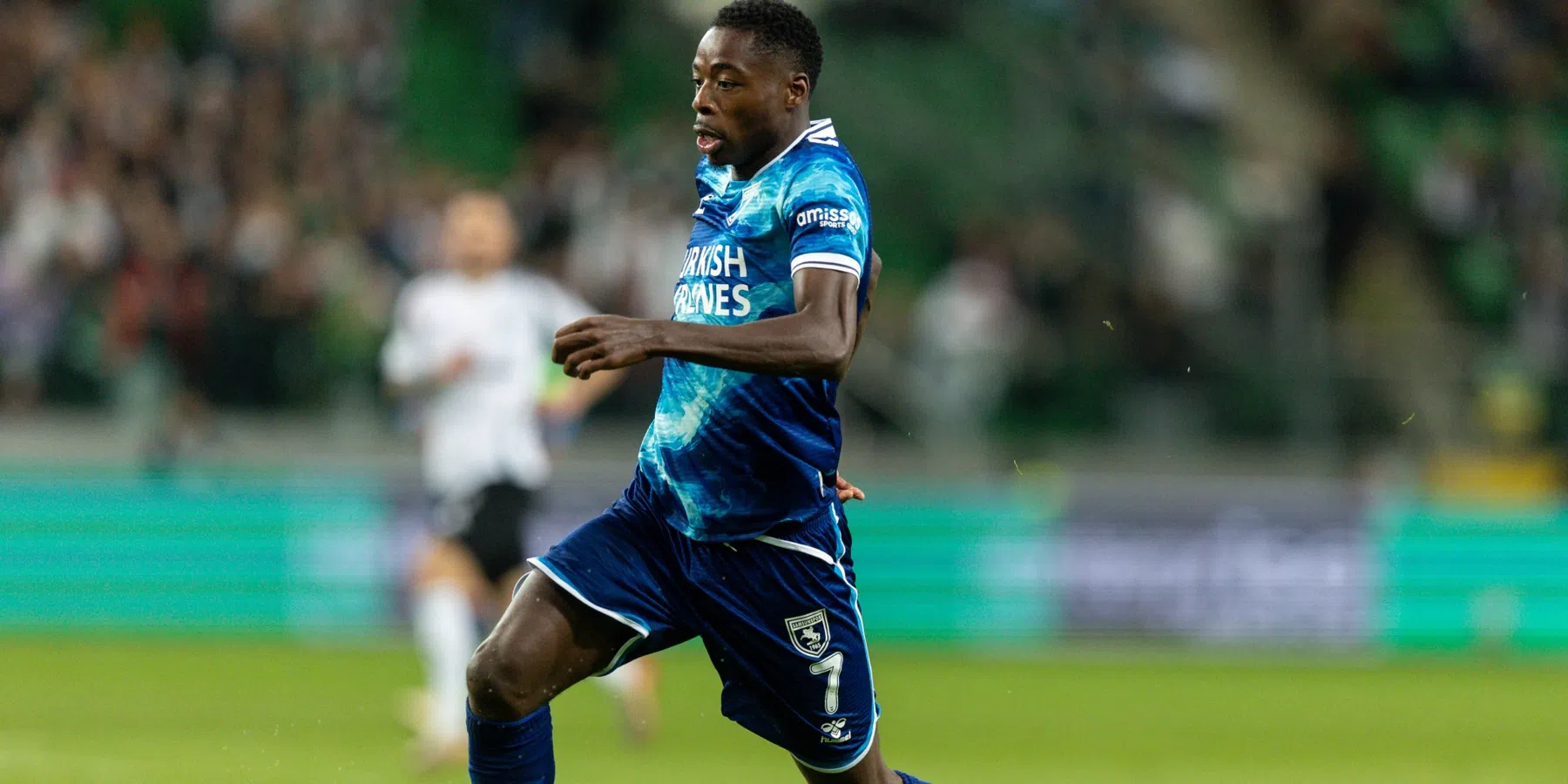 Jeugdinternational Musamba staakt voor transfer naar Fenerbahçe | VoetbalNieuws