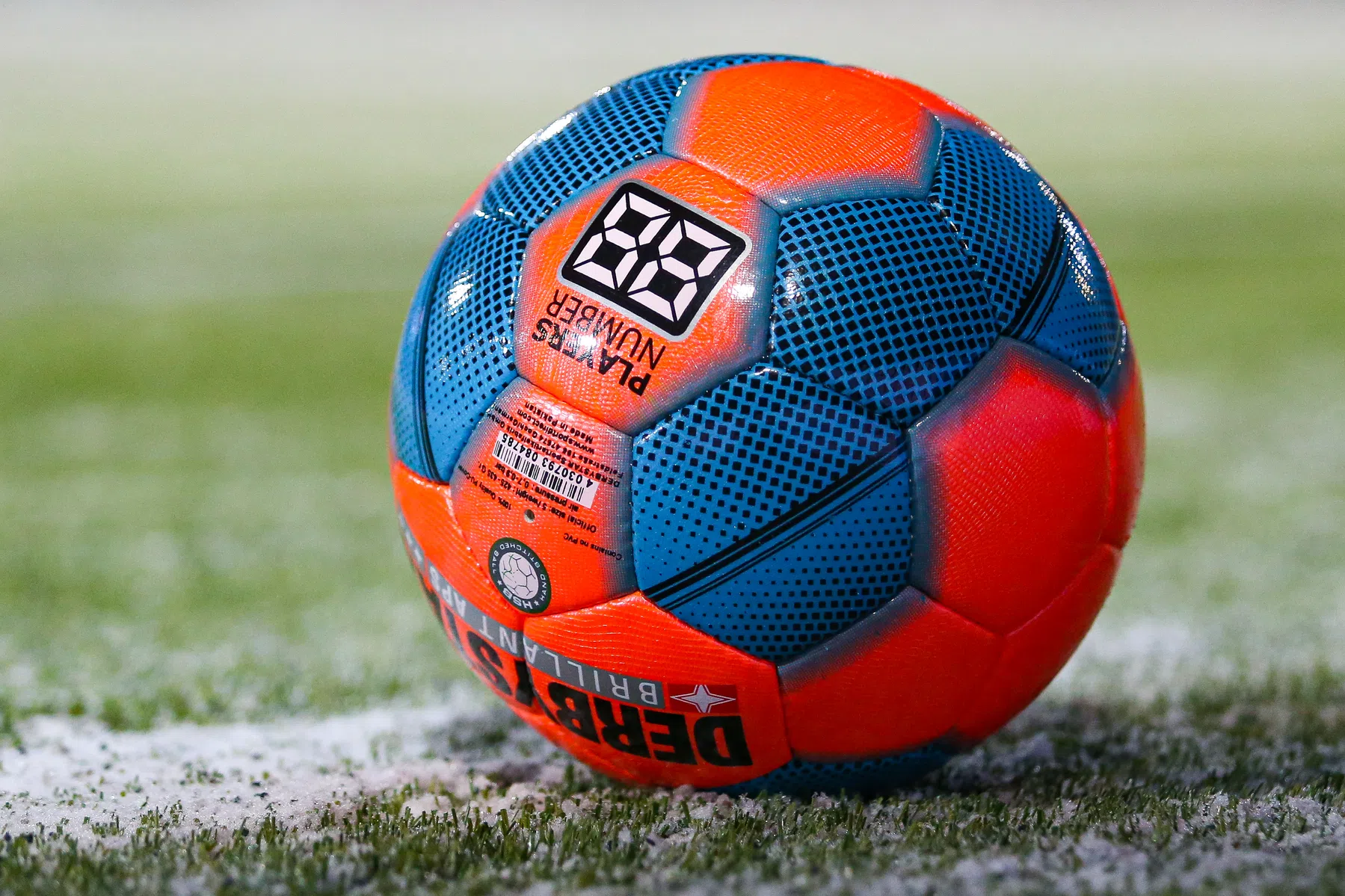 VN: KNVB schrapt vrijdagduels Eredivisie en KKD door winterweer