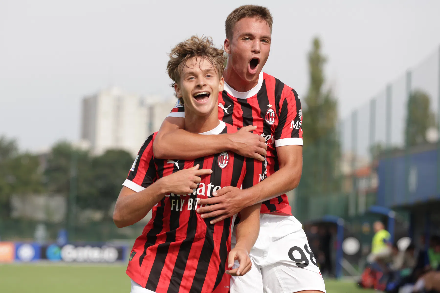 VN: Ajax wil Maximilian Ibrahimovic met optie tot koop huren van AC Milan