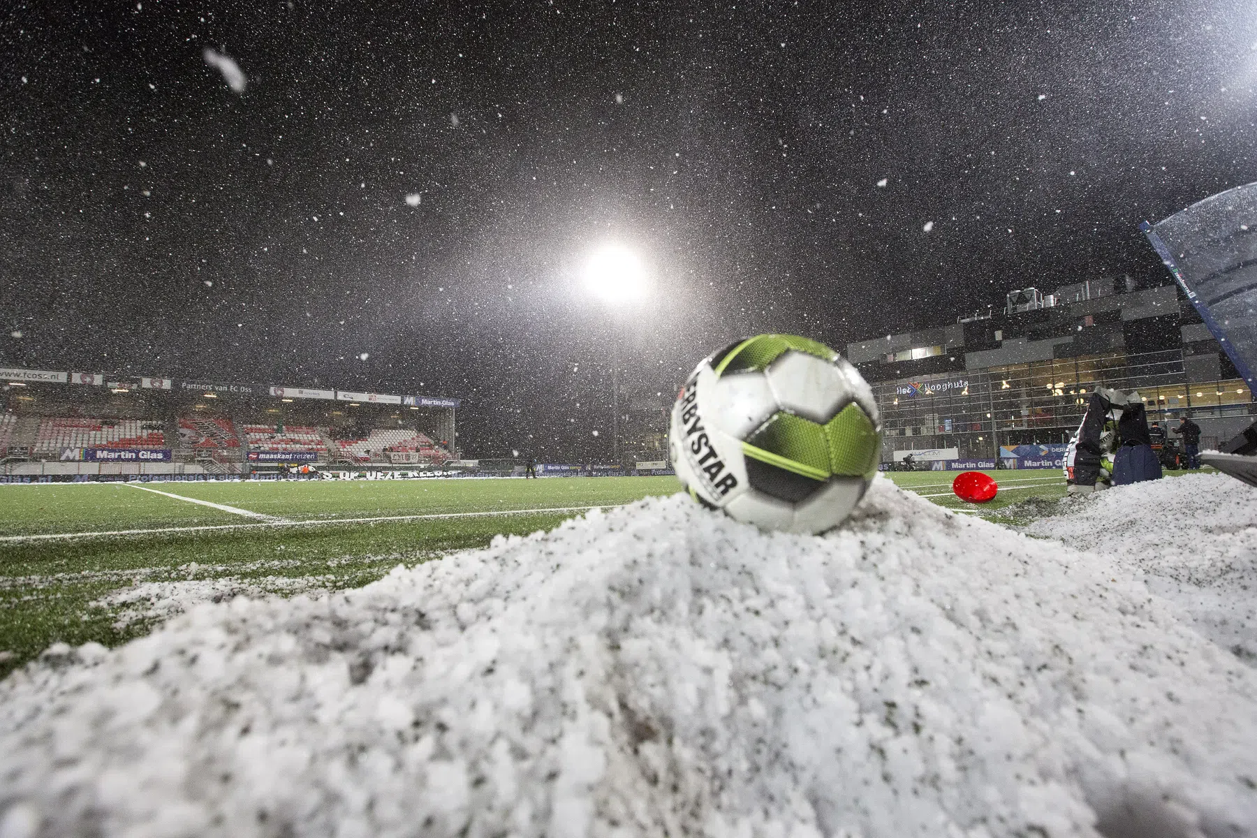 De Treffers - NEC uitgesteld vanwege winterweer | VoetbalNieuws