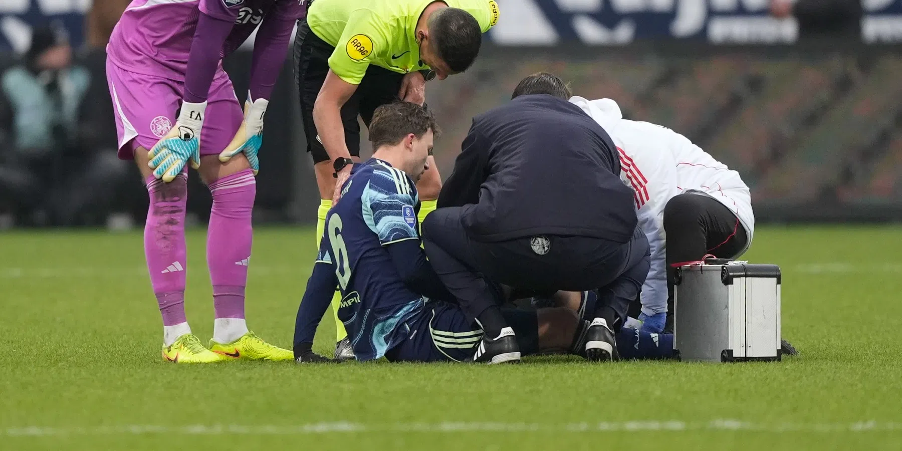 Regeer geeft blessure-update na vroege wissel tegen Telstar