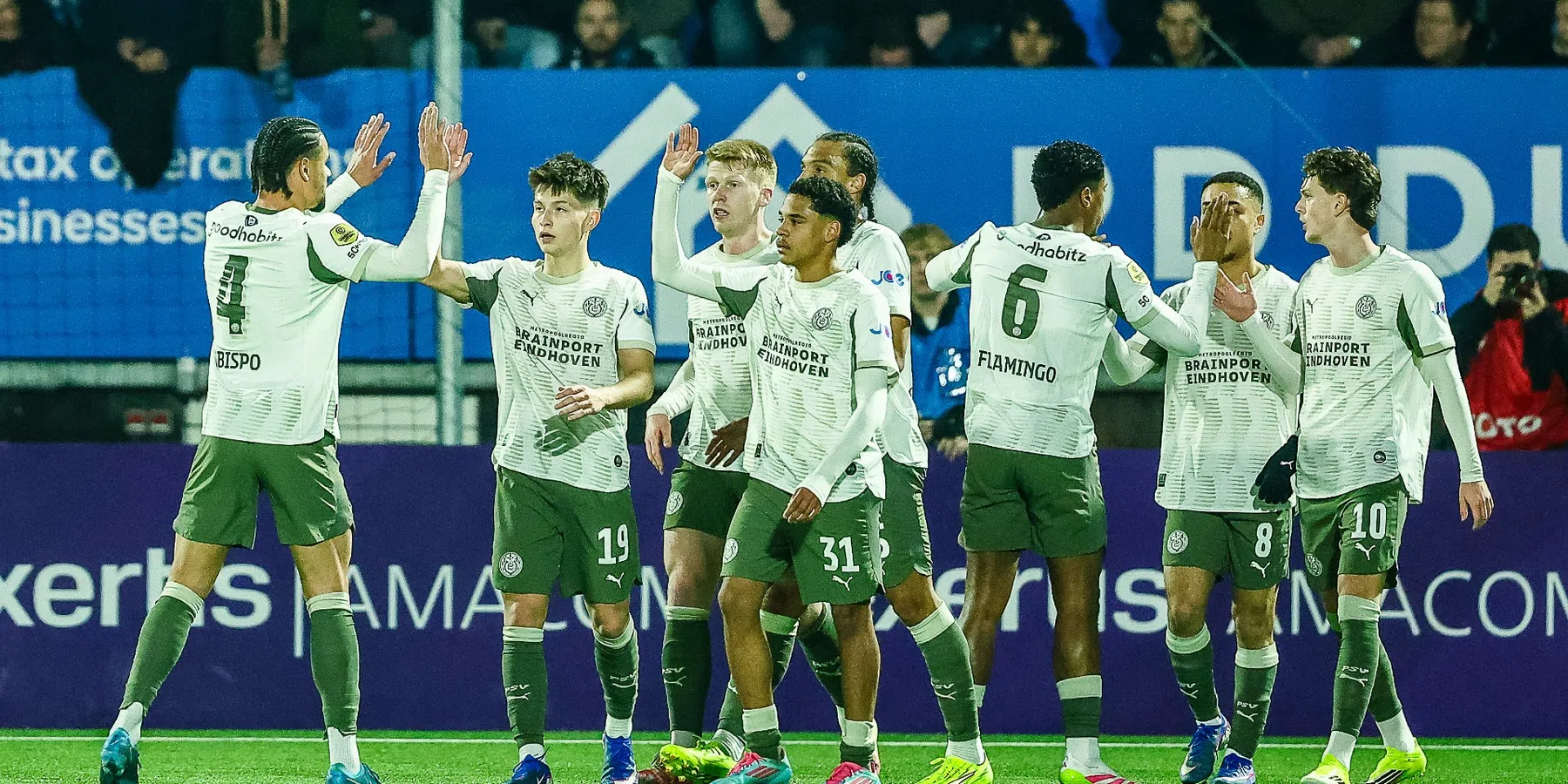 PSV plaatst zich voor de kwartfinales