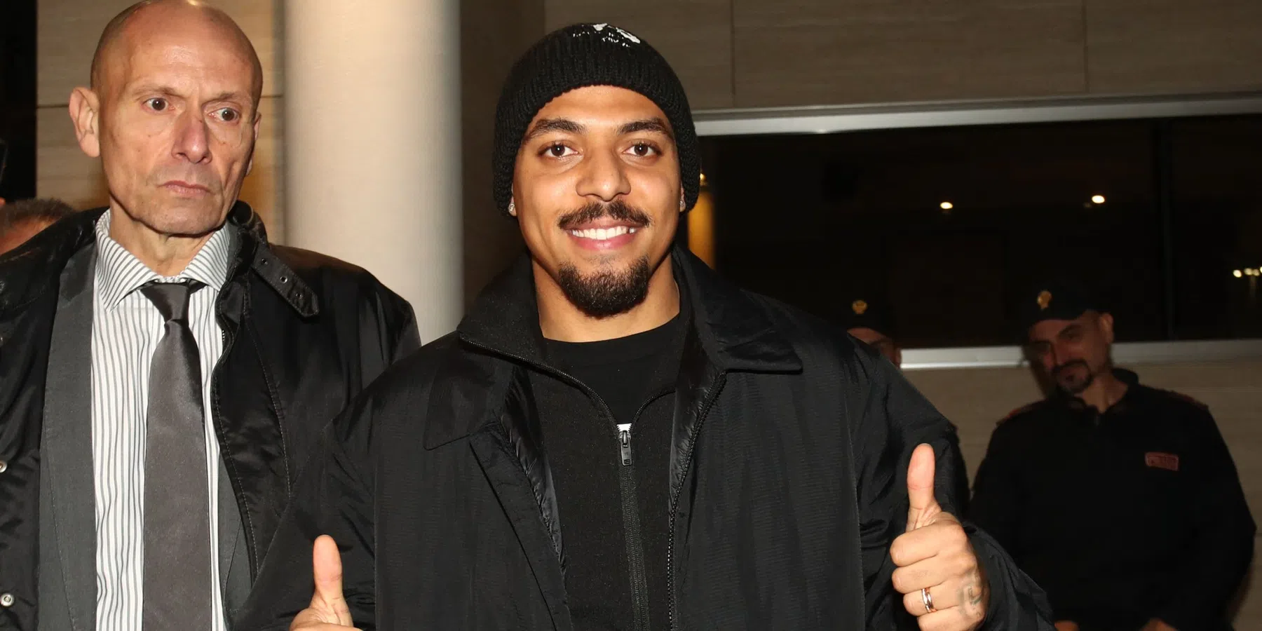 Donyell Malen maakt overstap naar AS Roma officieel | VoetbalNieuws