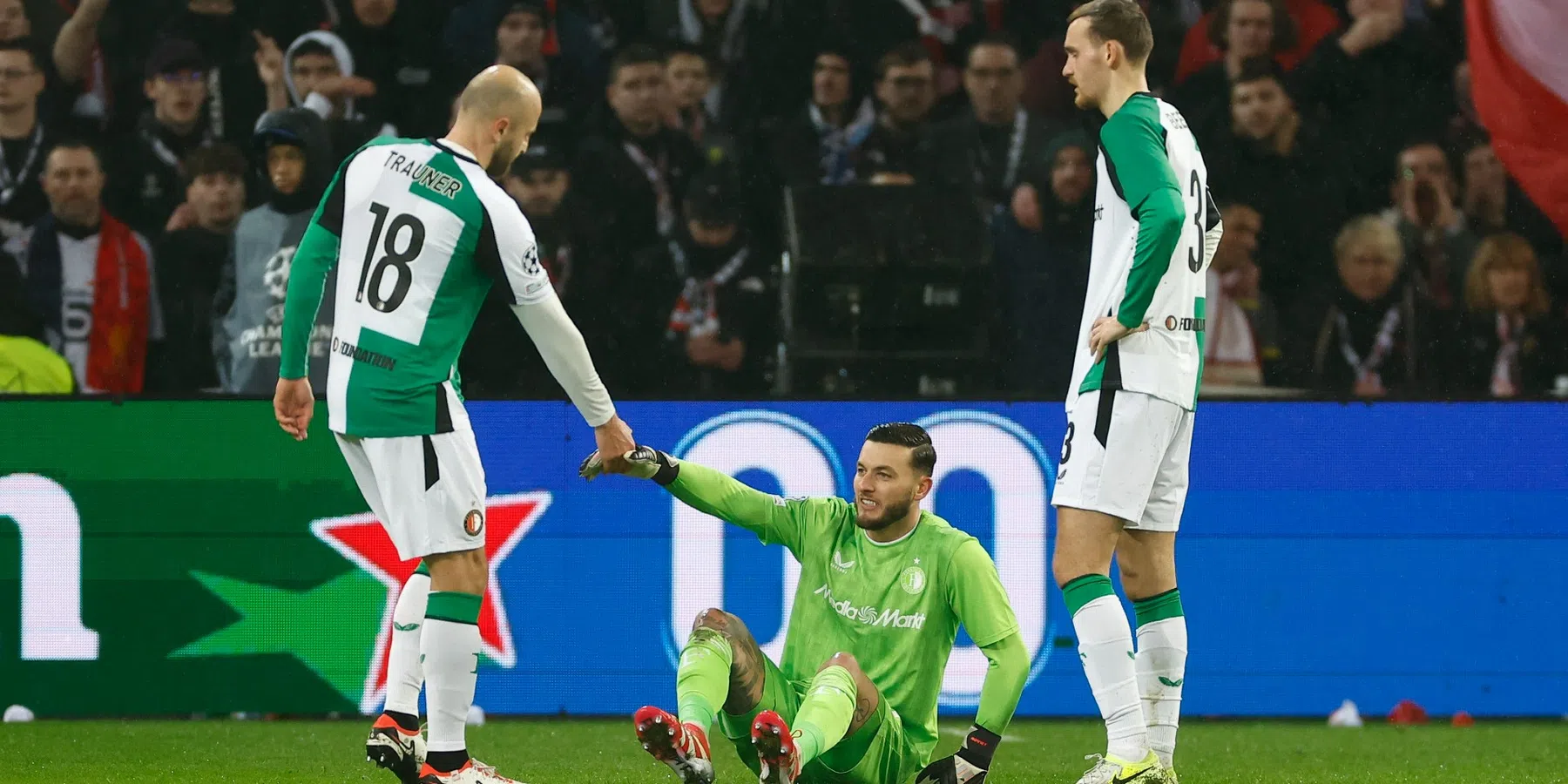 Emotioneel afscheid Bijlow: ‘Feyenoord is mijn familie’ | VoetbalNieuws