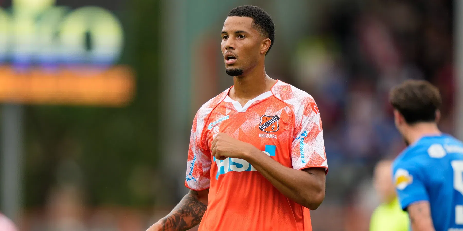 Mbuyamba vertrekt van Volendam naar Oostenrijk | VoetbalNieuws 