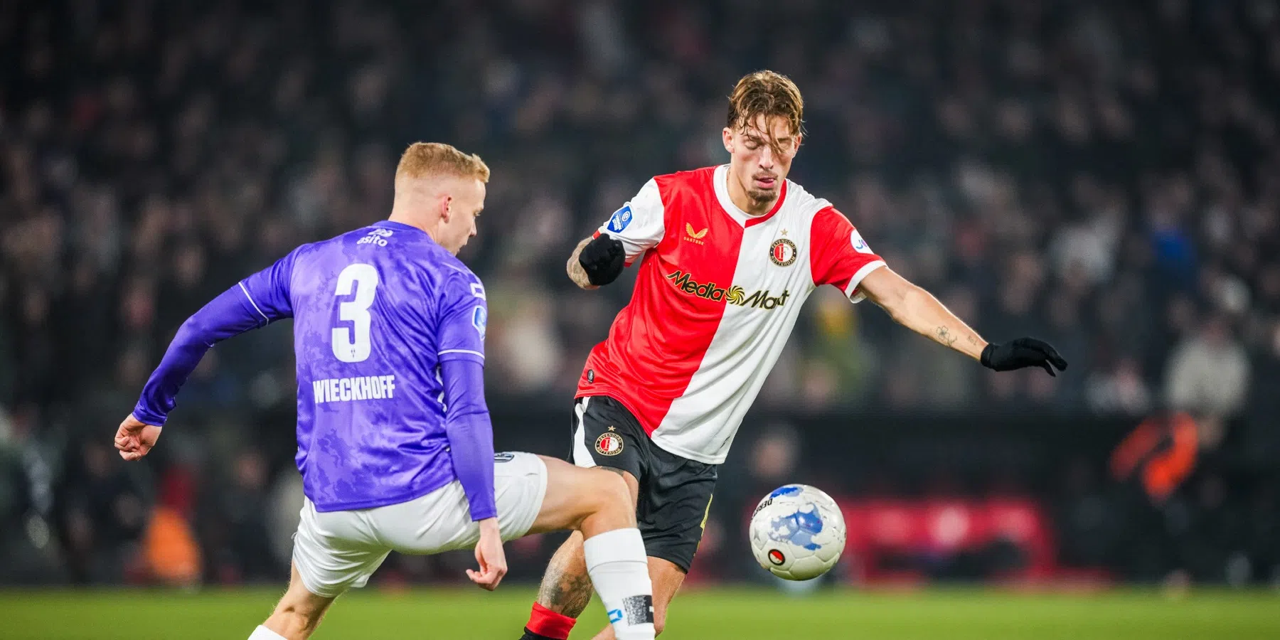 Feyenoord loopt op einde weg en wint ruim van Heracles, wereldgoal Hadj Moussa    