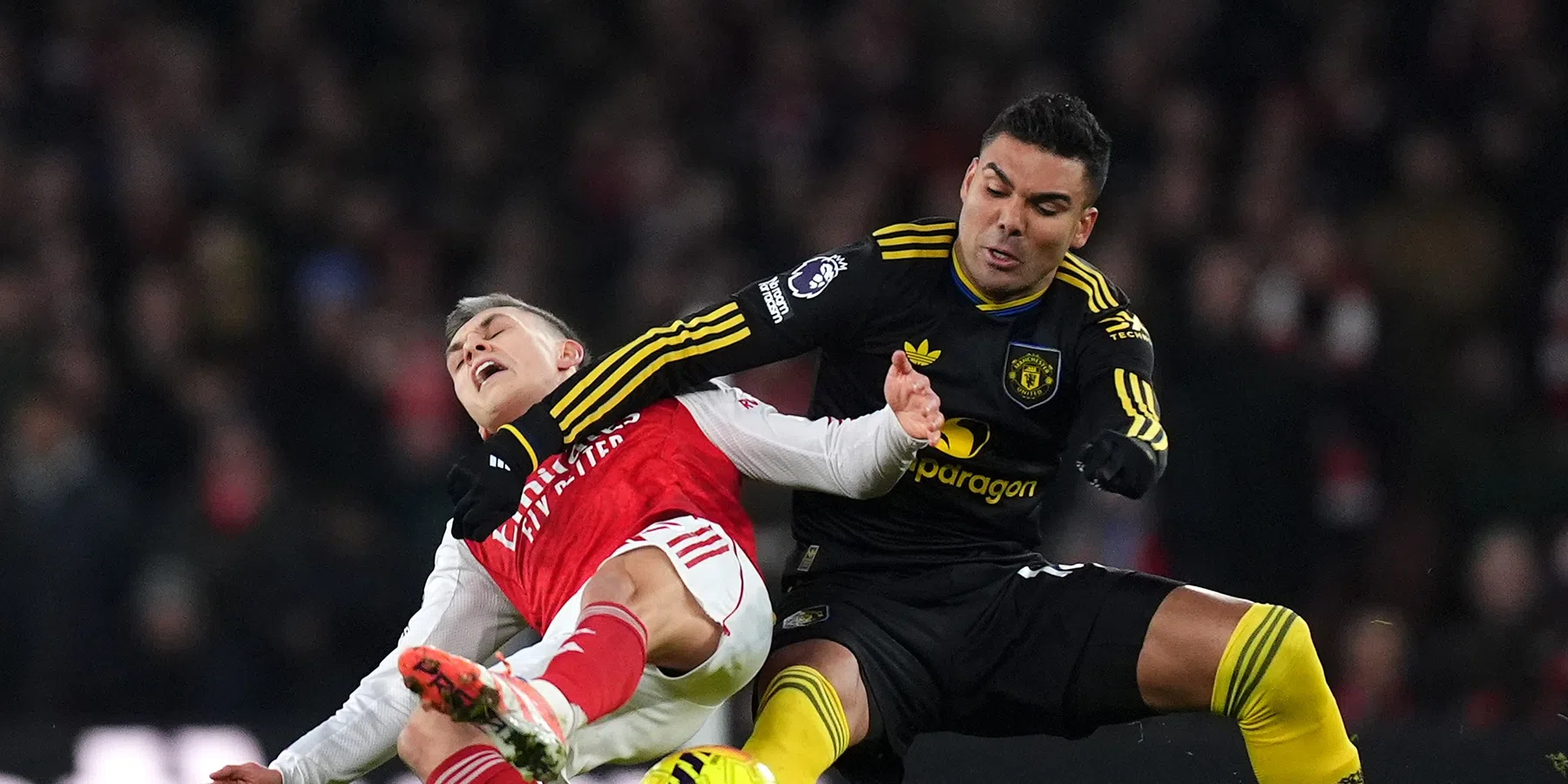 United deelt harde klap uit aan Arsenal en wint kraker met wereldgoals