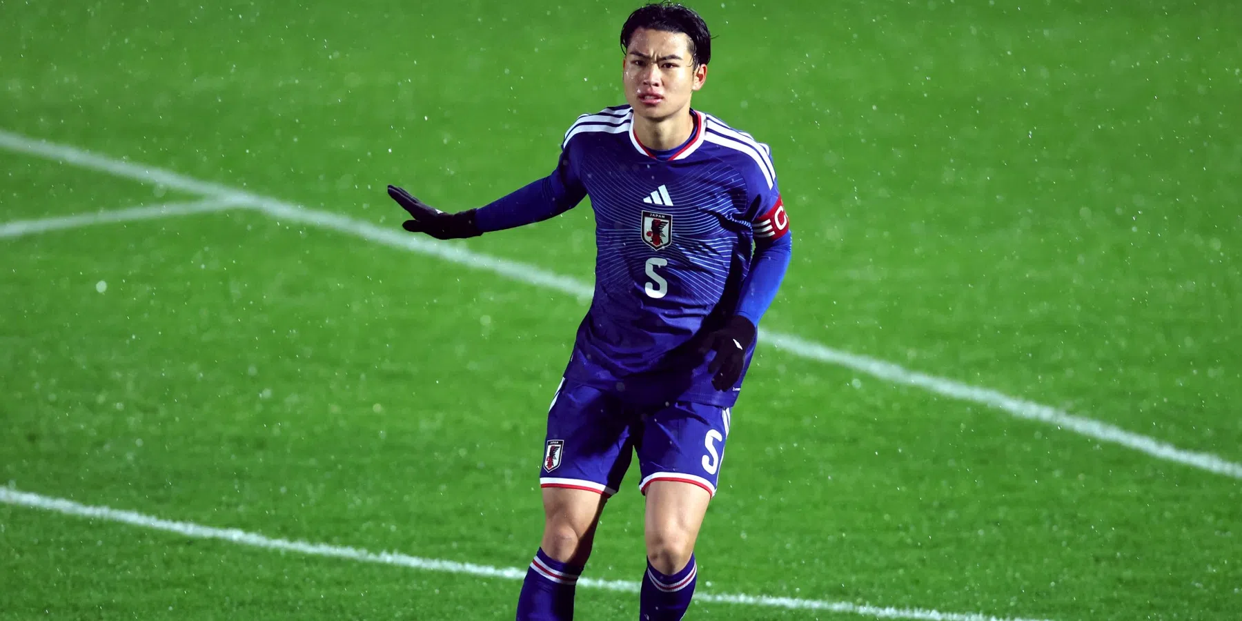 'AZ heeft winteraanwinst binnen: verdediger neemt afscheid van oude club'