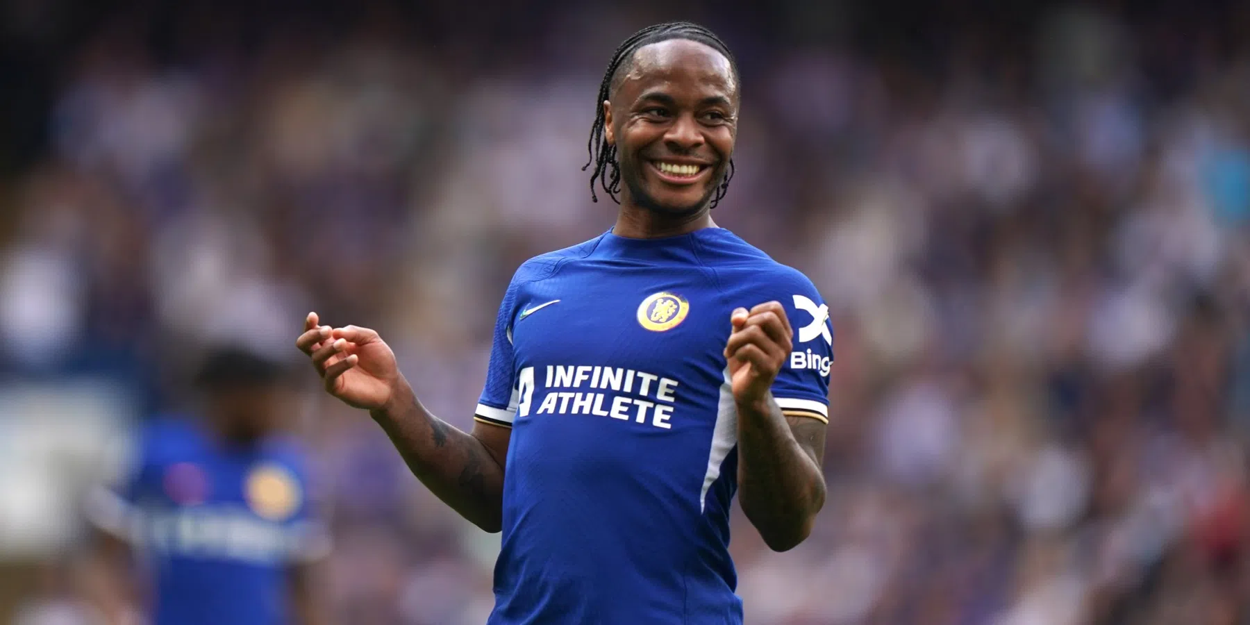 Chelsea zwaait grootverdiener Sterling uit | VoetbalNieuws