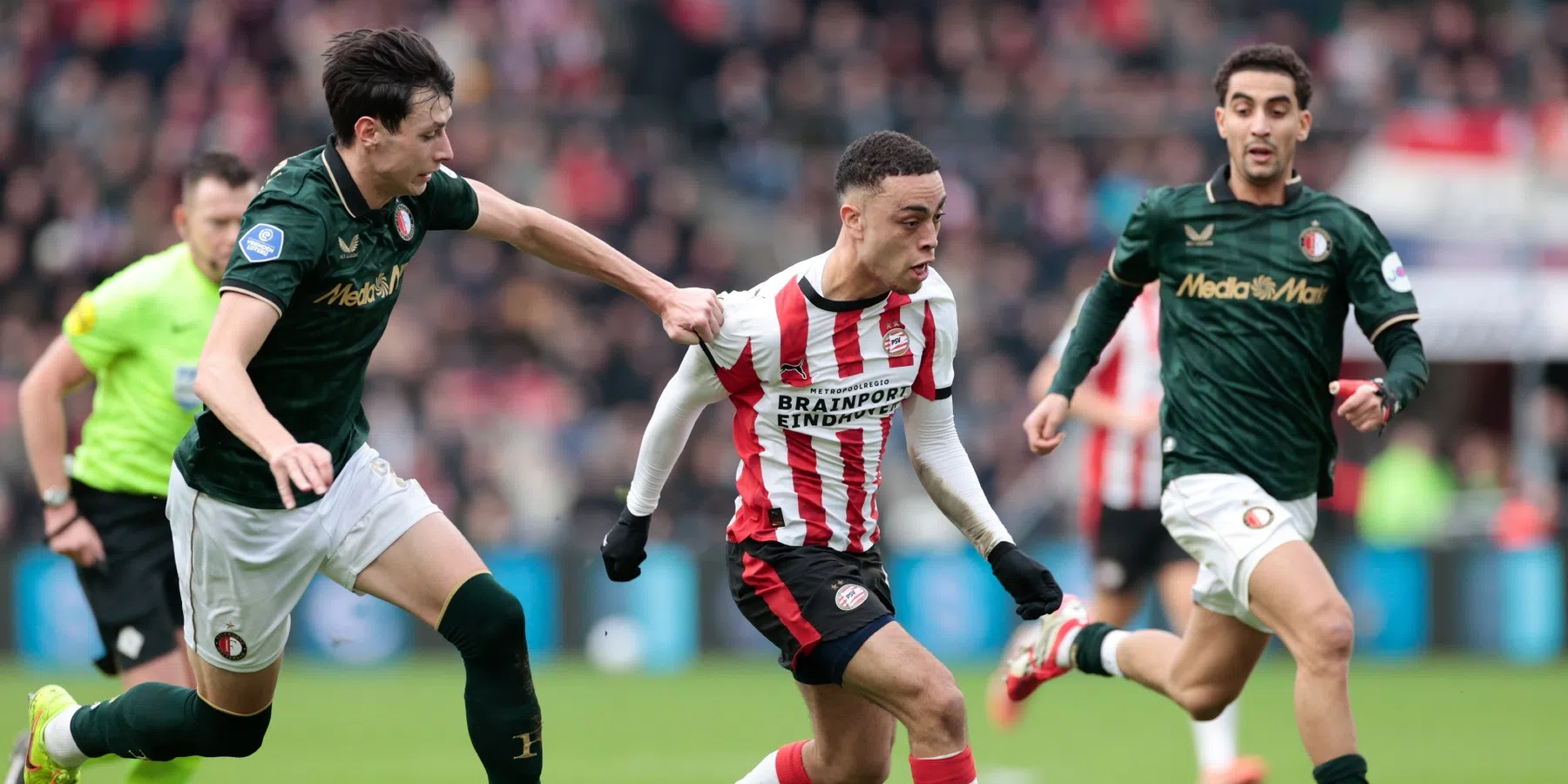 PSV overrompelt Feyenoord en breidt voorsprong nóg verder uit richting landstitel