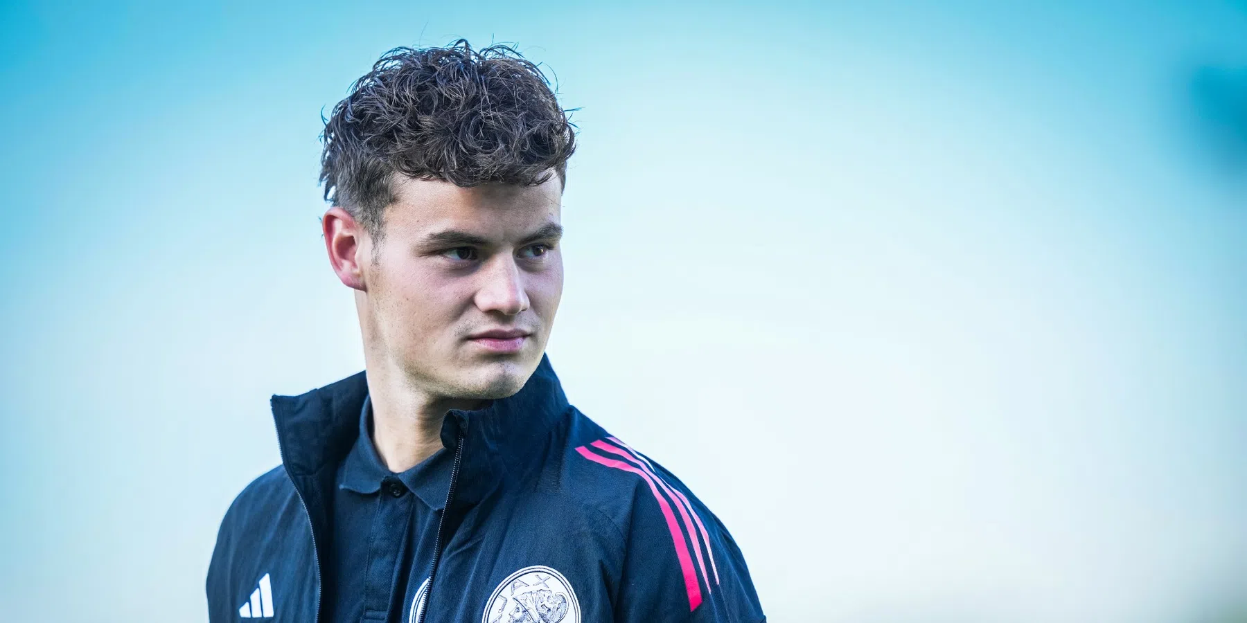 Setford op weg naar de uitgang bij Ajax