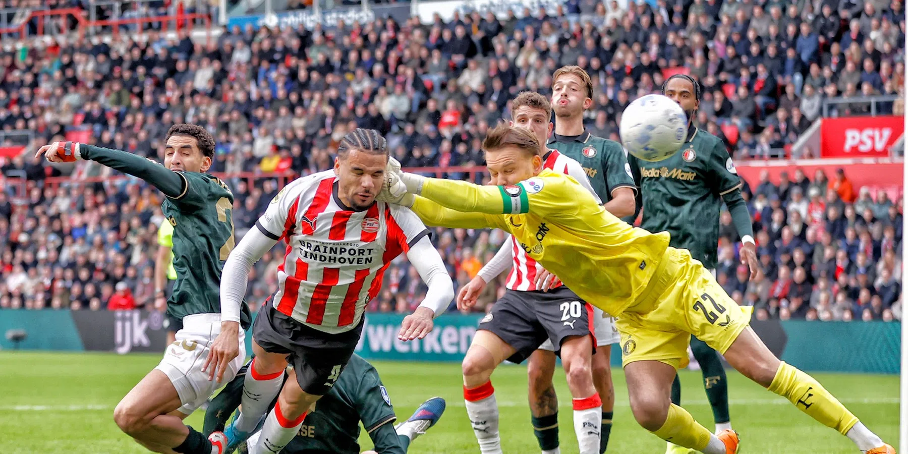 Kranten zien PSV overtuigen tegen Feyenoord: 'Titelprolongatie, ongekend verschil'