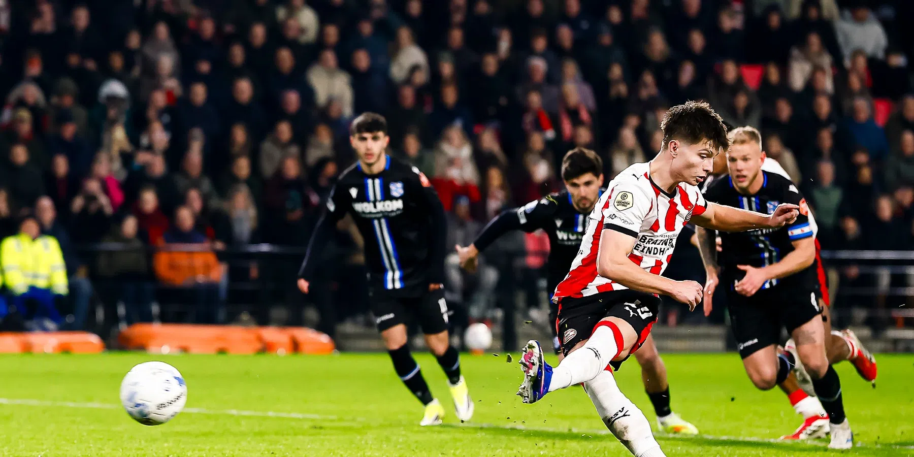 Efficiënt PSV is veel te sterk voor Heerenveen en bereikt halve finale KNVB Beker