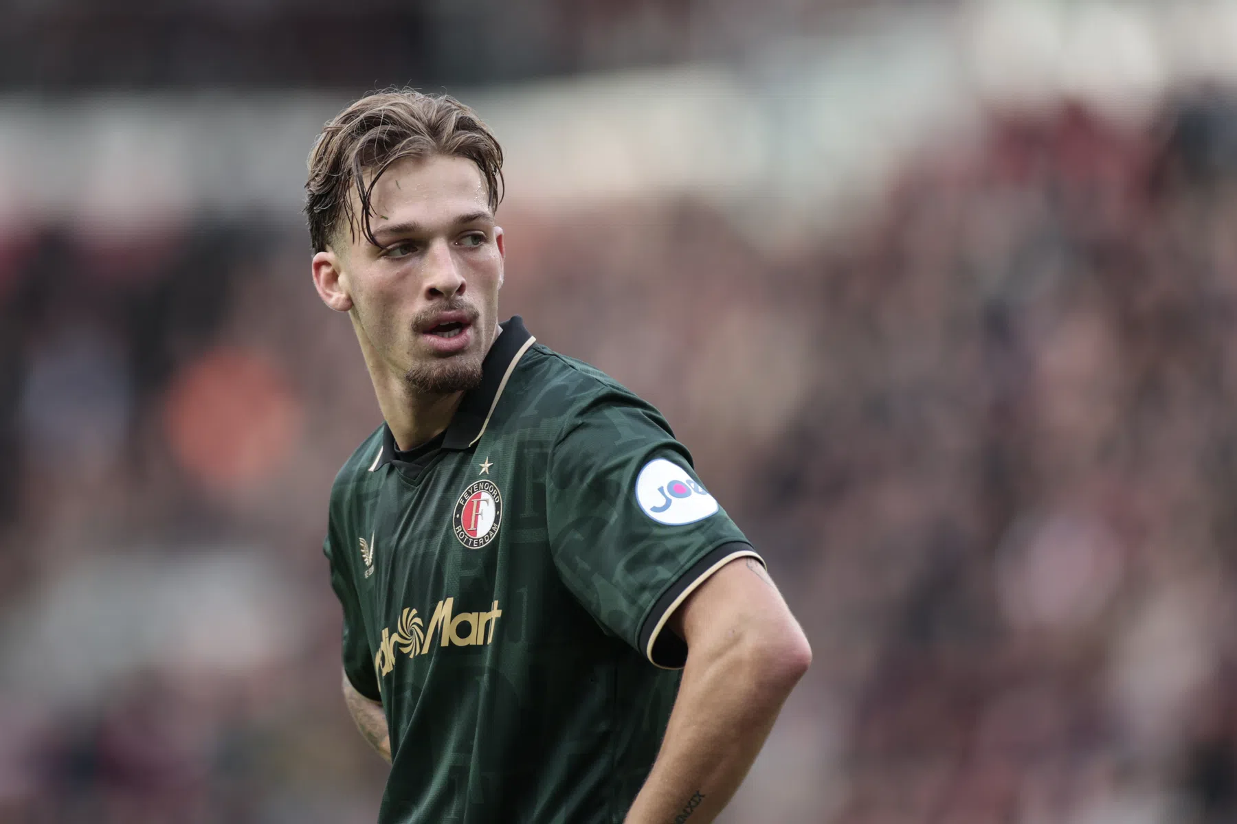 Luciano Valente wisselt halverwege seizoen naar rugnummer 10 bij Feyenoord | VN