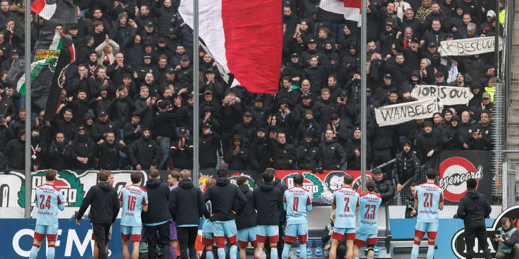 Politie Utrecht laat van zich horen: 'Rotterdamse fans probeerden uit te breken'