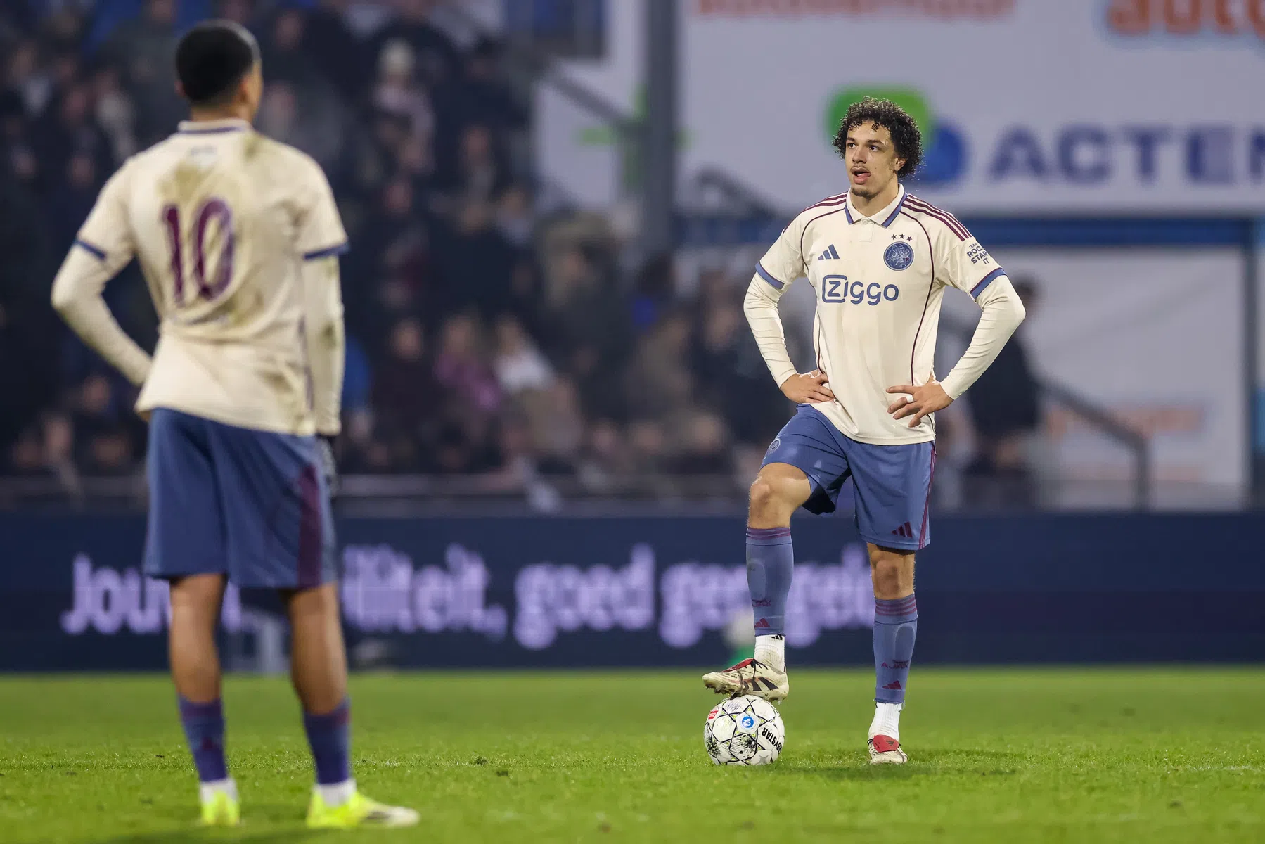 Waar kijk je Emmen - Jong Ajax en Jong AZ live? | VN