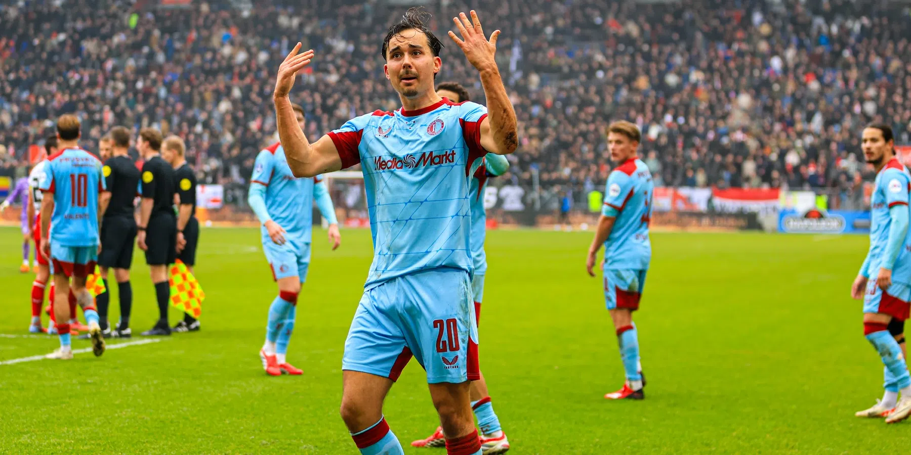 Deijl steunt Baeten na rode kaart tegen Feyenoord | VN