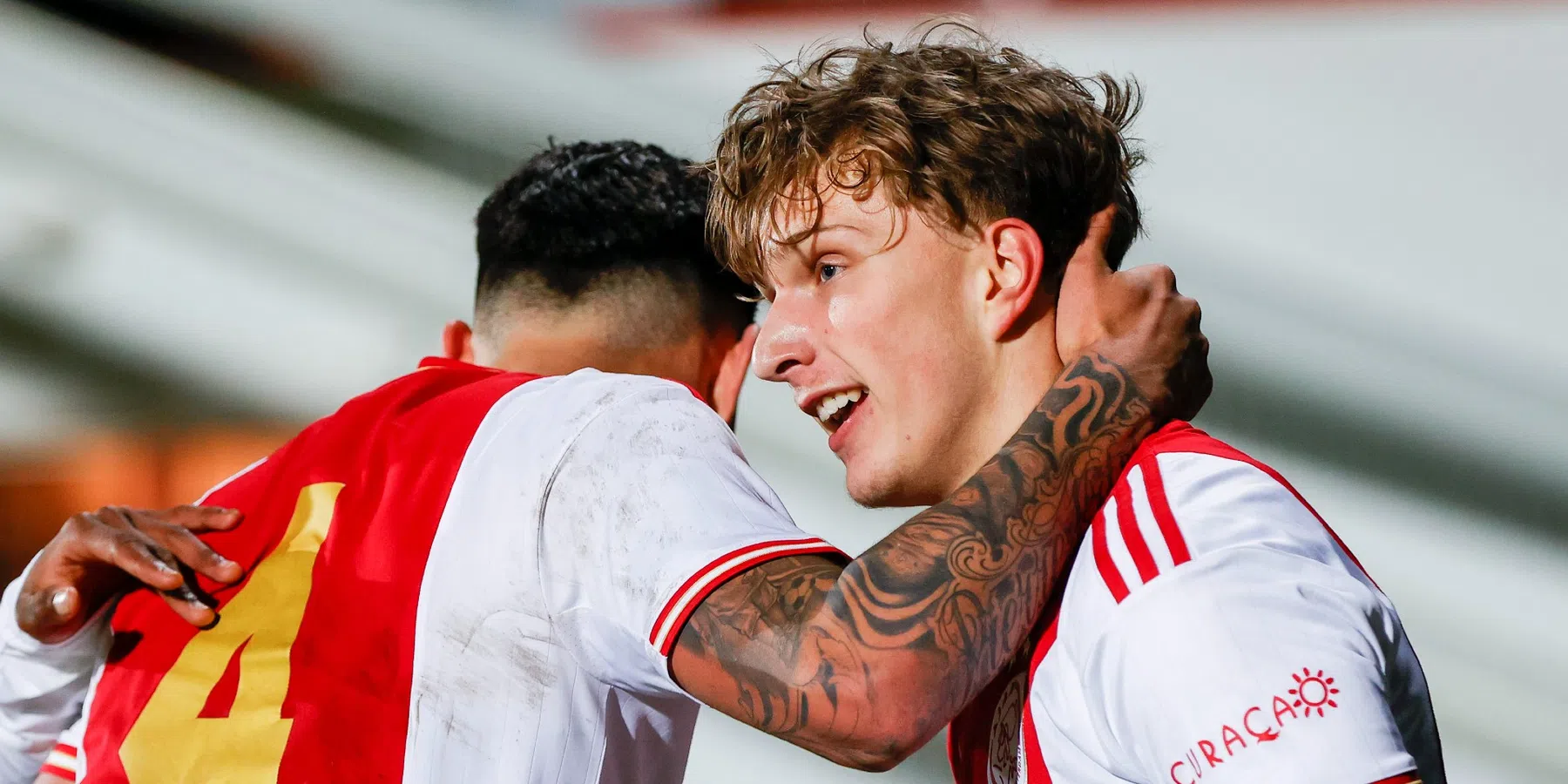 Kranten zien 'frivool' Ajax: 'Belgisch kwartet, vroege blessure een grote smet'   
