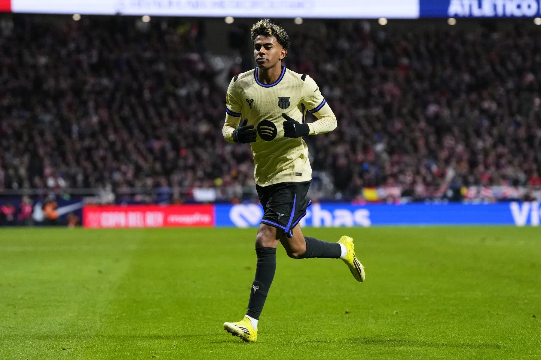 PSG bood 250 miljoen op Yamal: clausule is bizar | VoetbalNieuws