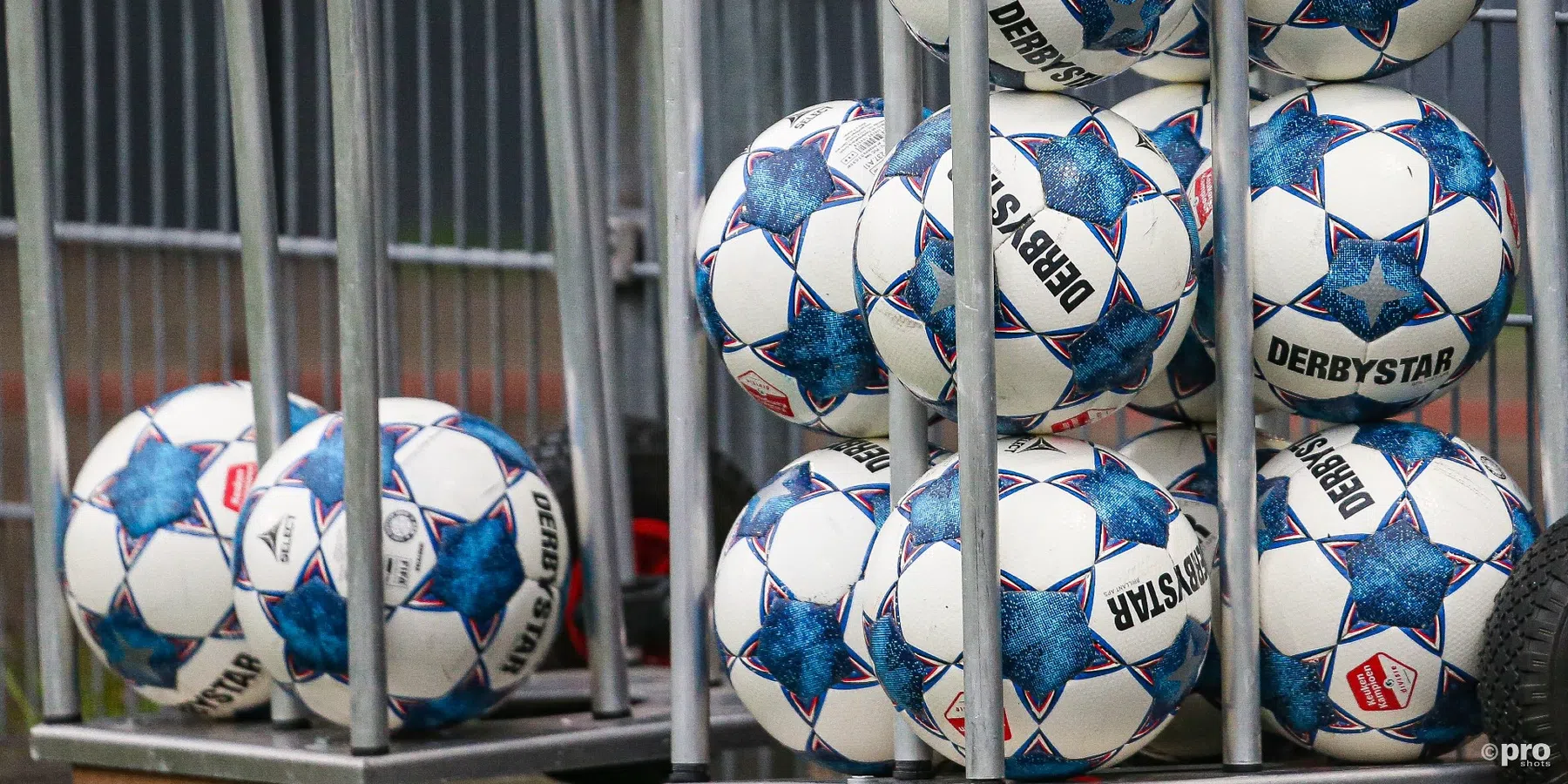 Zorgwekkend bericht uit het betaald voetbal: drie gevallen van verboden gokgedrag