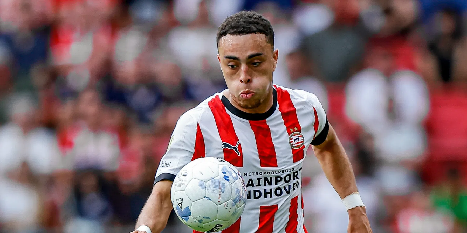 'PSV verwacht zomers vertrek van Dest en ziet in België ideale opvolger lopen'