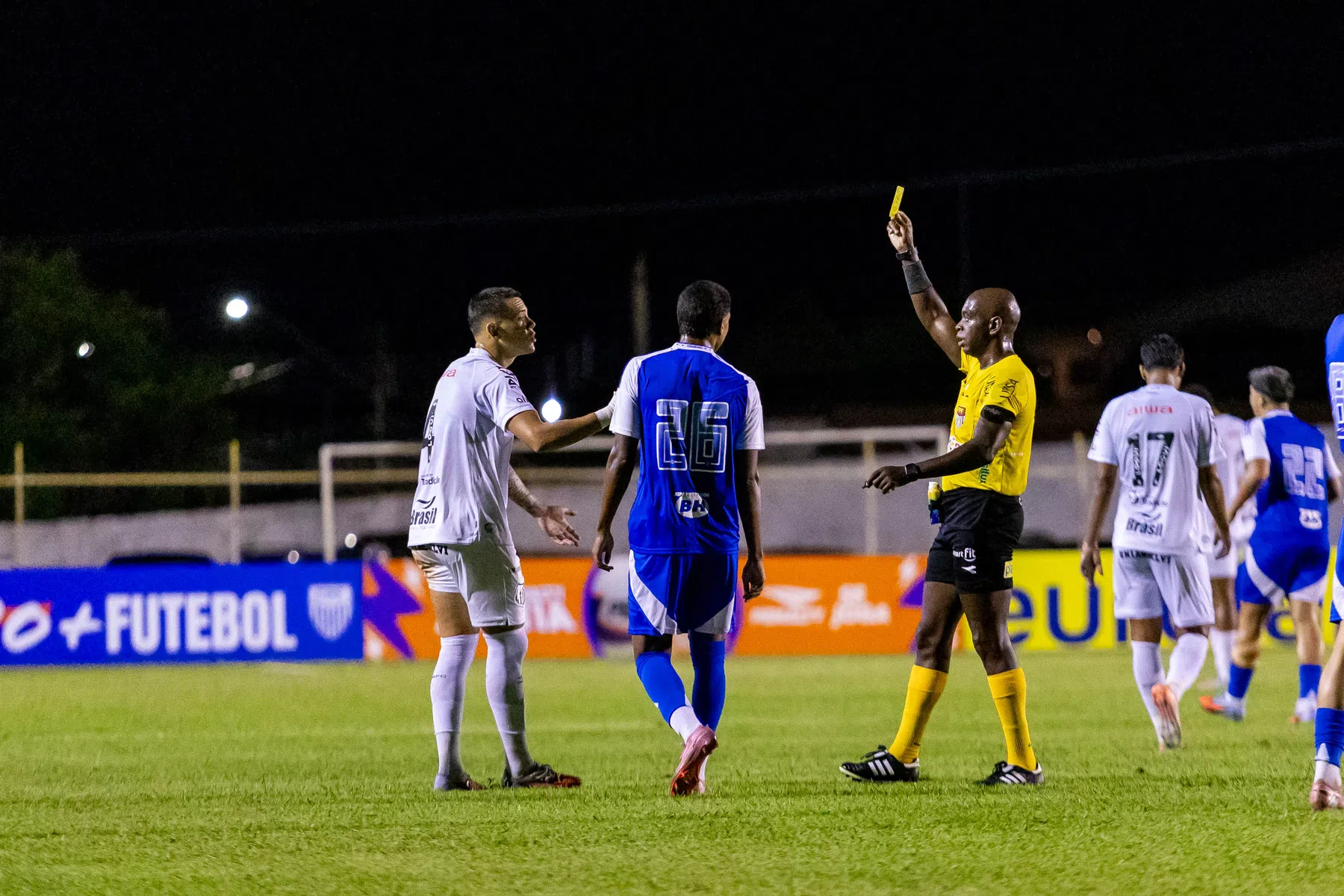 JP Chermont nog in beeld bij Ajax na Braziliaans debuut | VoetbalNieuws