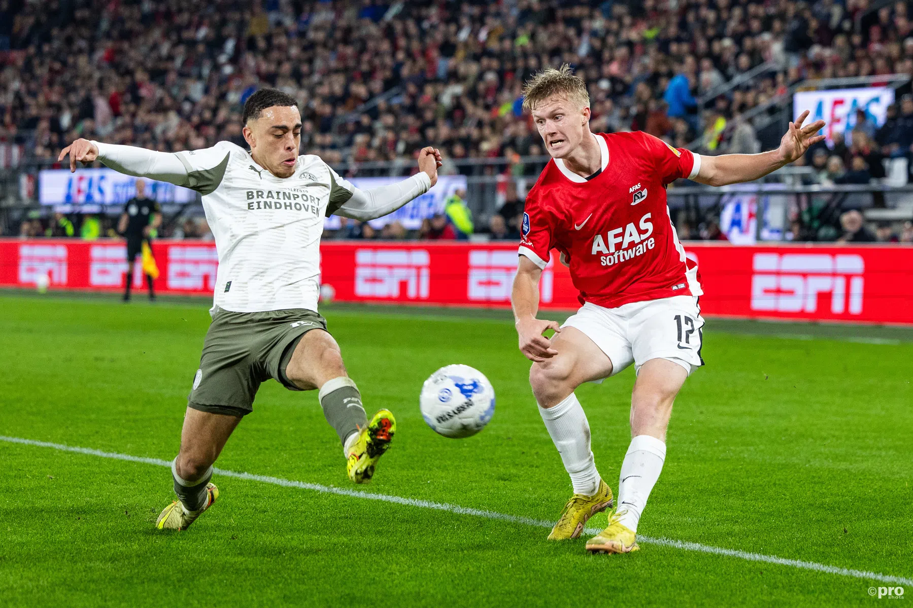 Waar en hoe laat kijk je PSV - AZ? | VoetbalNieuws