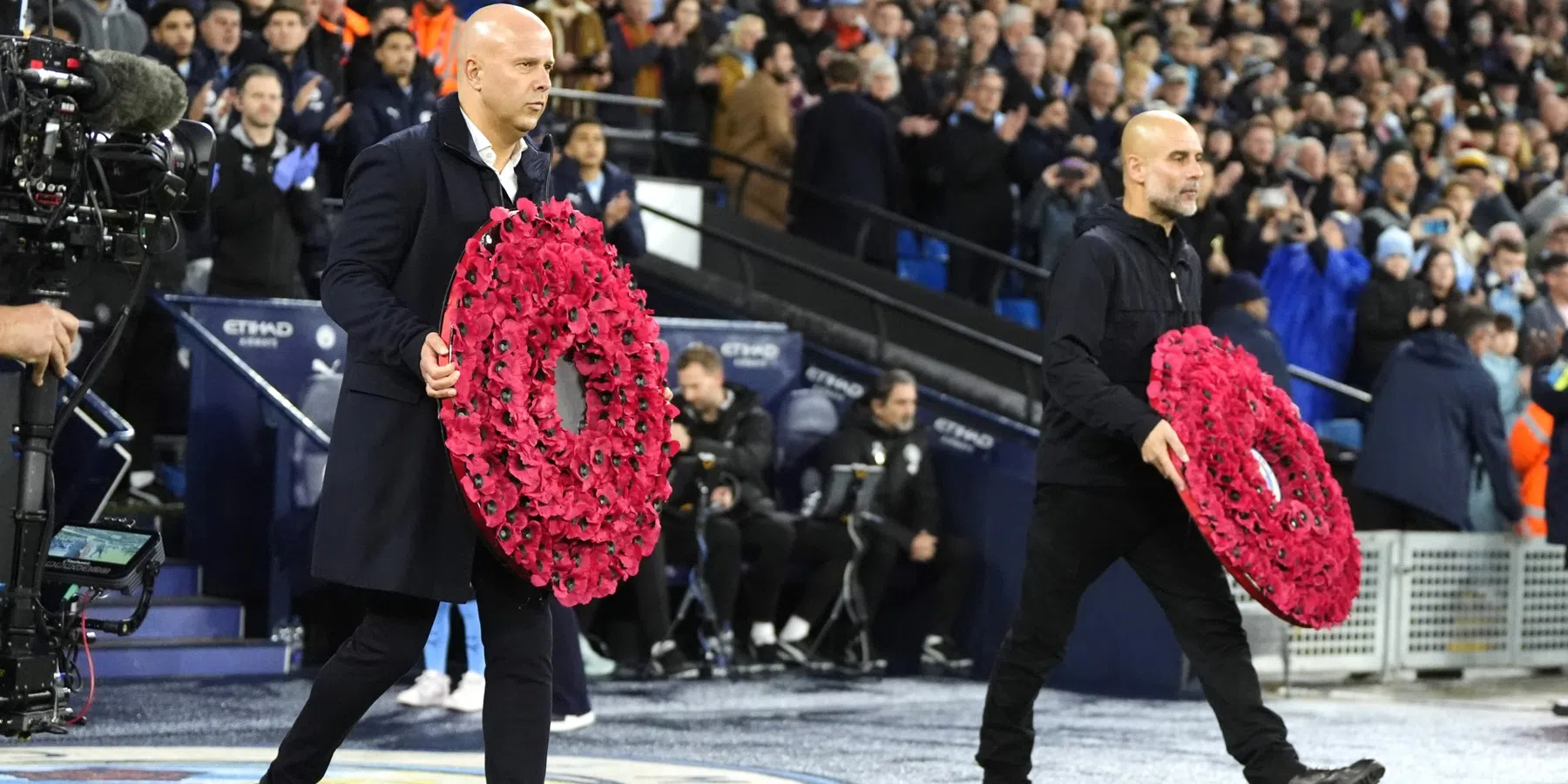 Guardiola pareert Slot-kritiek: 'Je kunt wel klagen, maar je moet je aanpassen'