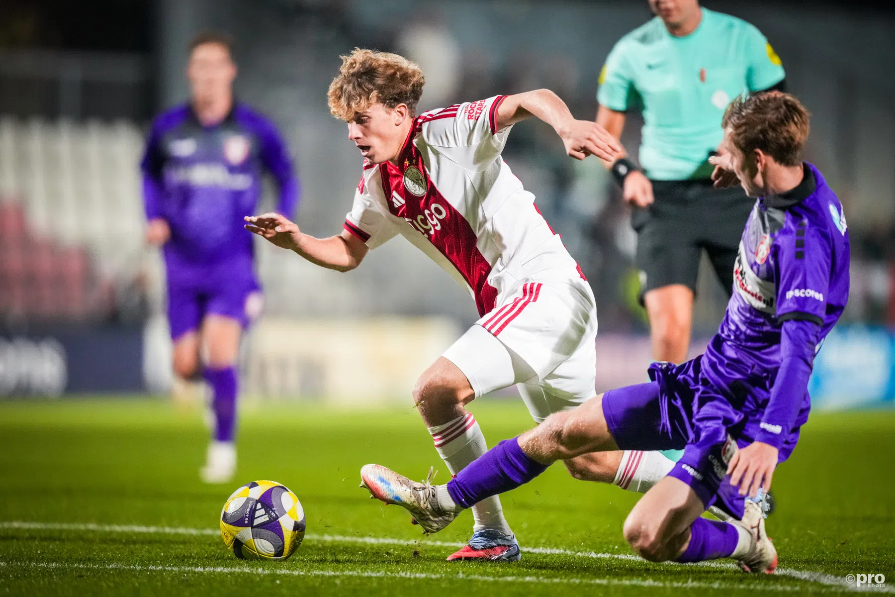 Wie is Thijmen Romers, het Ajax-talent van Jong Ajax? | VN