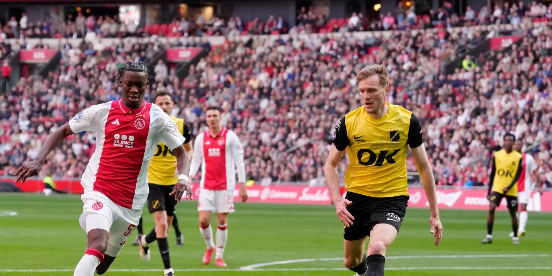 Opstelling Ajax bekend: Tomiyasu in de basis, Konadu krijgt kans van Garcia