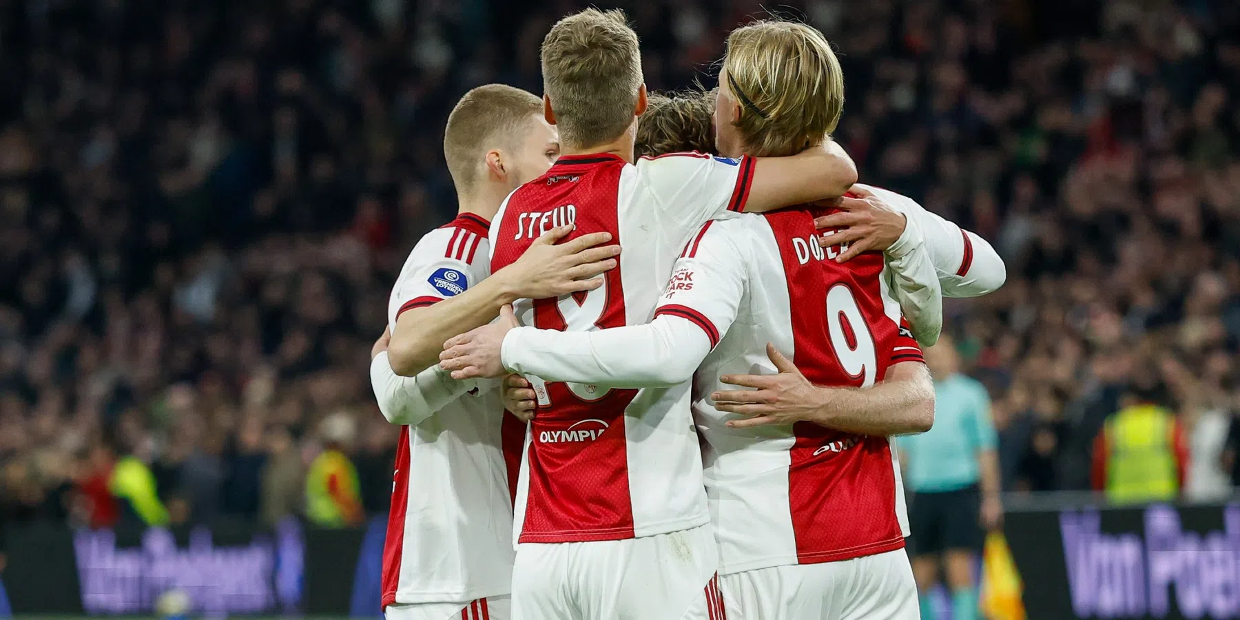 Kranten zien nieuw elan bij Ajax, kritiek op Feyenoord en zand in de PSV-motor