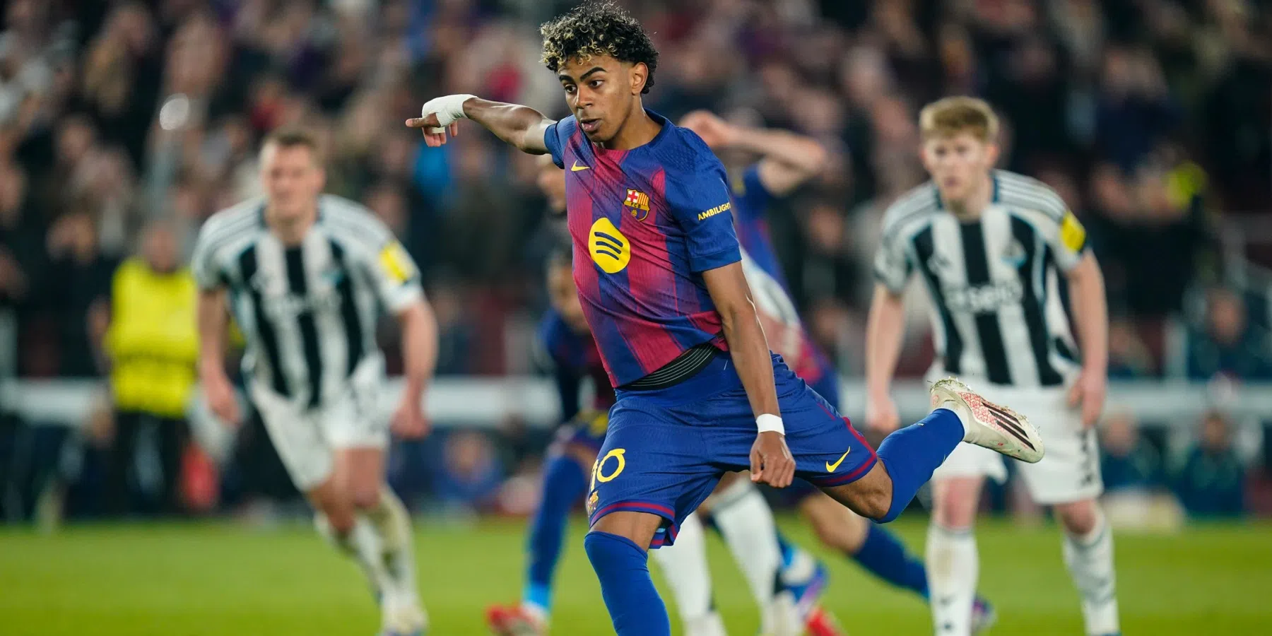 Barcelona sloopt Newcastle in spektakelstuk en dendert door in Champions League