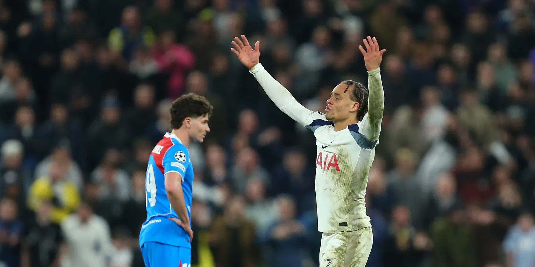 Simons in CL Team van de Week na dubbelslag | VN