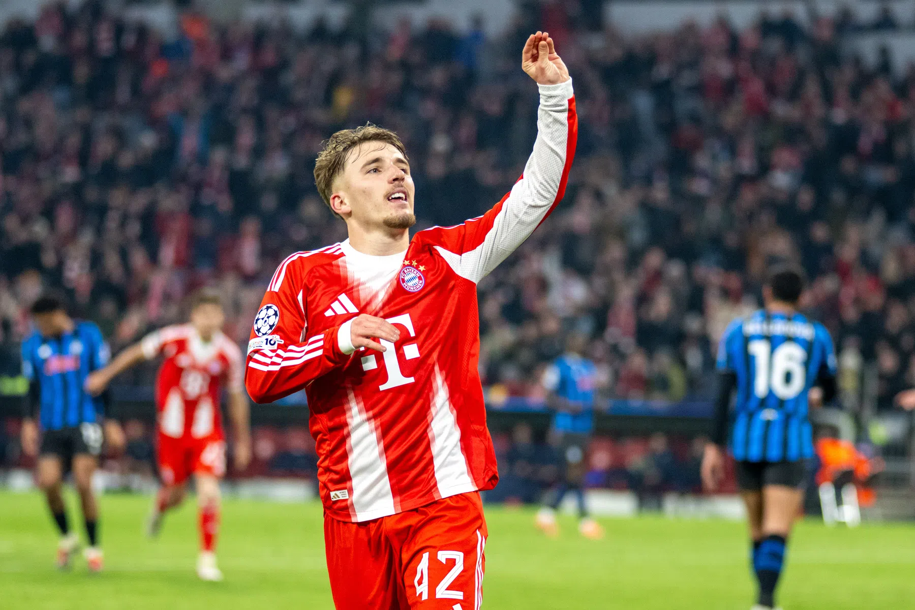 Jongste debutanten Duitsland: Karl in bijzonder rijtje | VoetbalNieuws