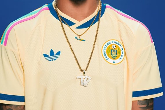 Curaçao presenteert nieuw uitshirt voor WK | VoetbalNieuws