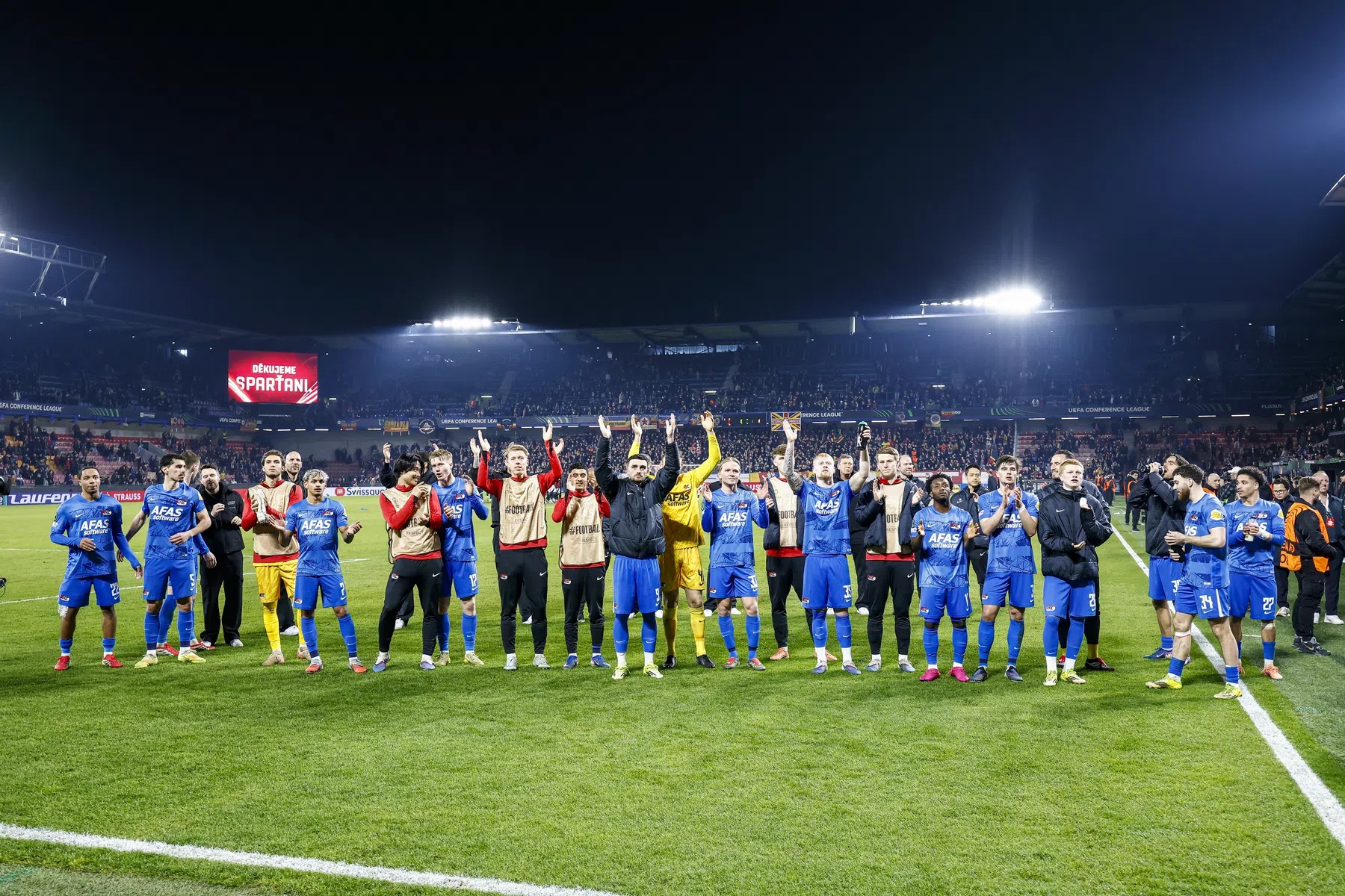 AZ oogst lof na ruime zege op Sparta Praag | VoetbalNieuws