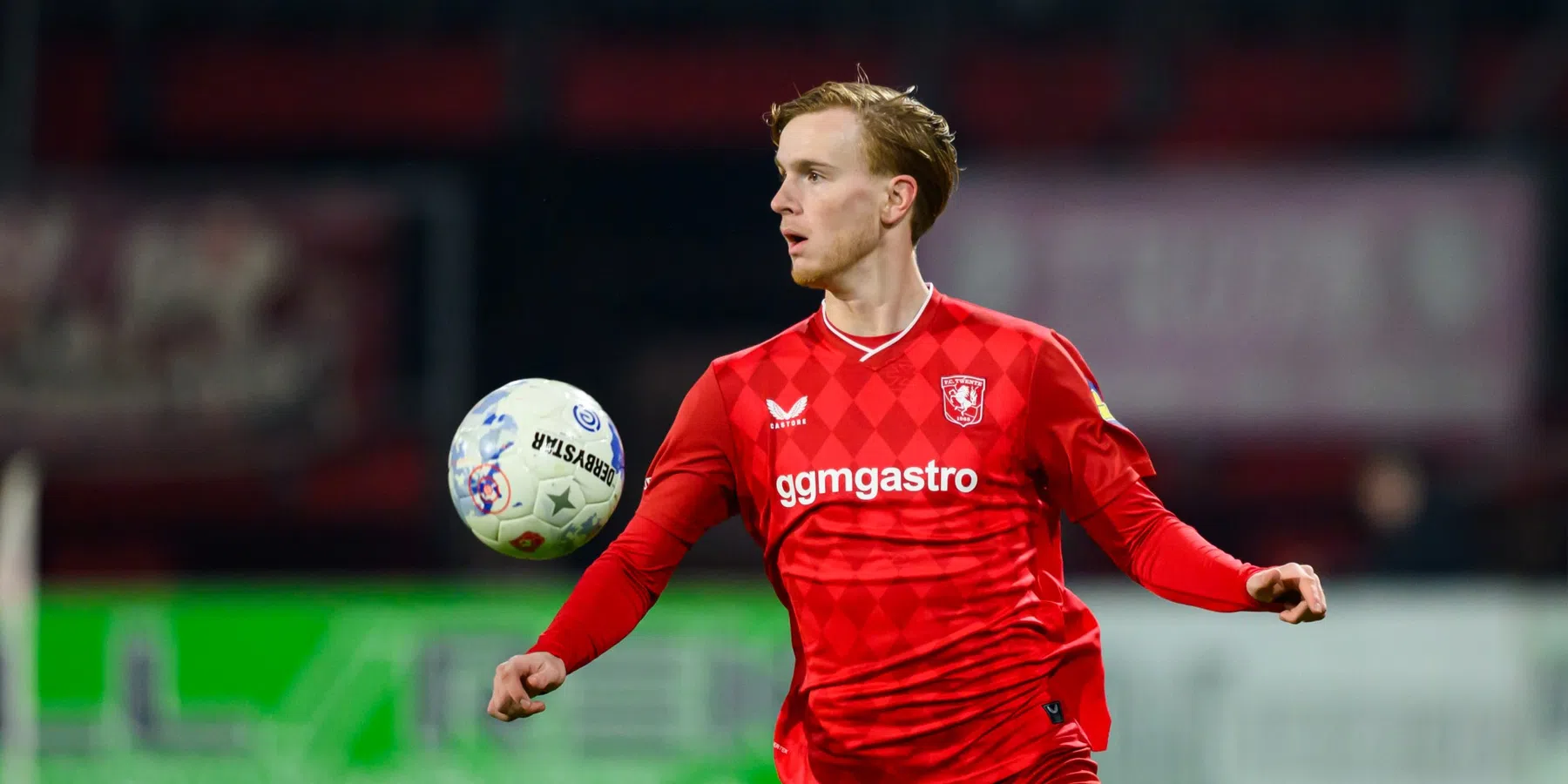 'FC Twente-back staat in de nadrukkelijke belangstelling van Ajax: ook PSV kijkt m