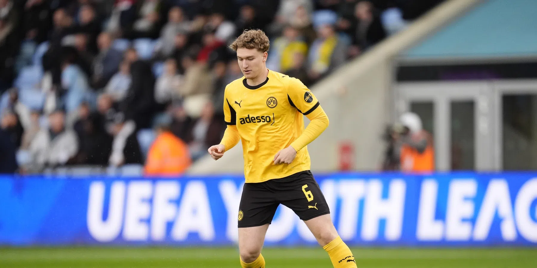 Feyenoord aast op Dortmund-talent Benkara | VoetbalNieuws META-description: