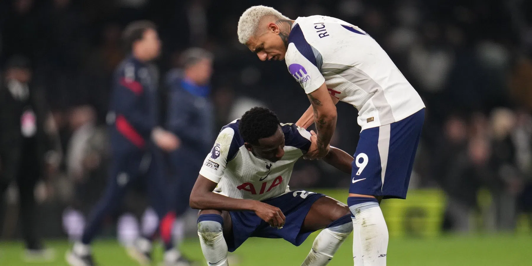 Noodkreet uit Londen na dreigende degradatie: Dyche gaat in op Tottenham-geruchten