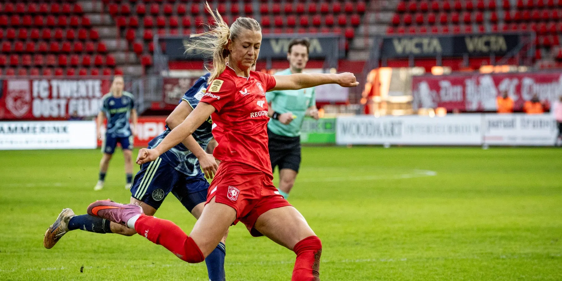 Twente bevestigt: talentvolle speelster maakt droomtransfer naar FC Barcelona 