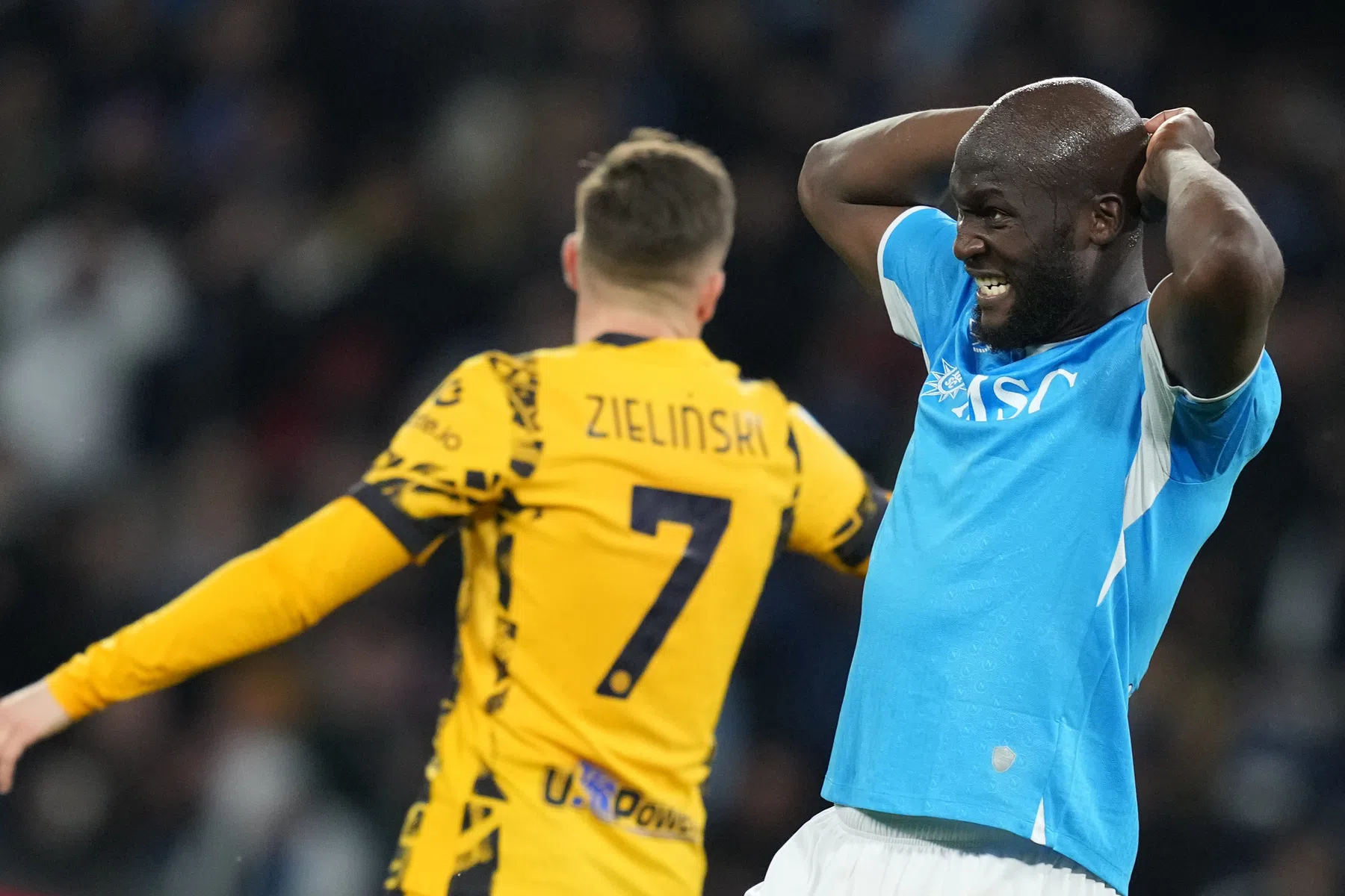 Napoli haalt fel uit naar Lukaku en dreigt met maatregelen 