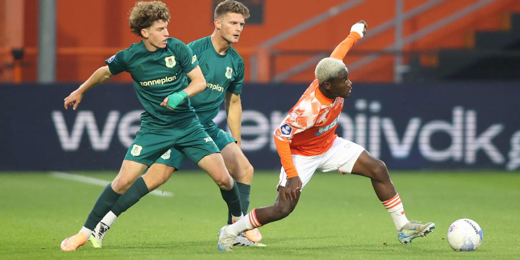 Ajax bevestigt domper: aanvaller raakt zwaar geblesseerd en wacht operatie
