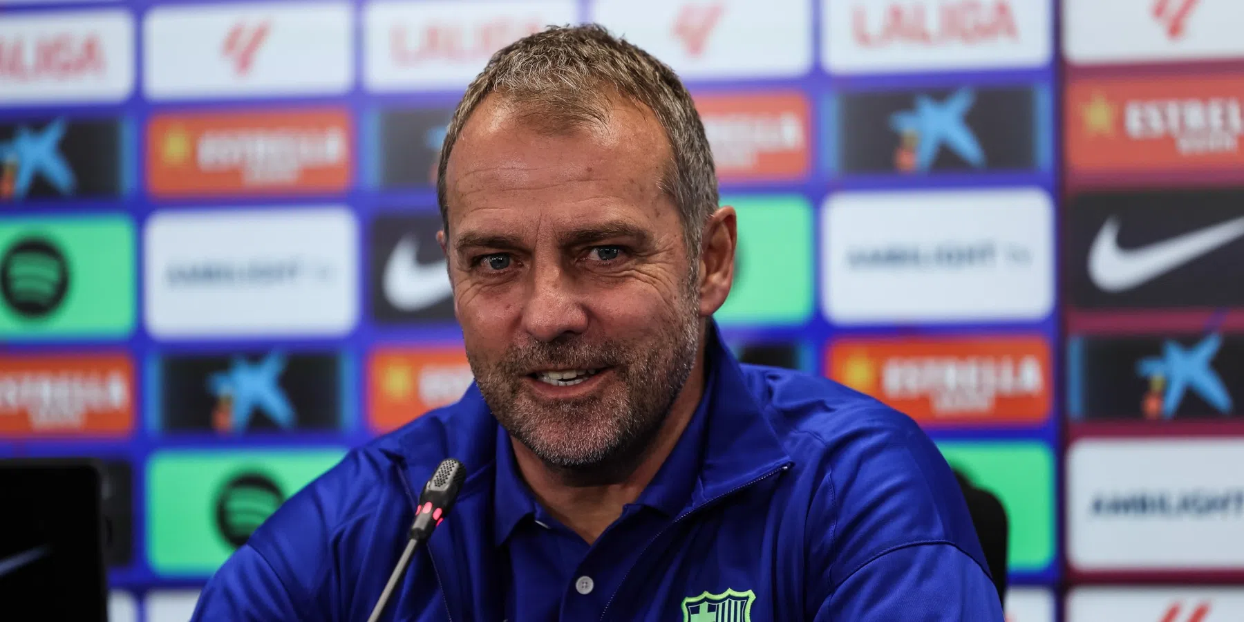 Flick voelt zich bestolen na fout van de arbitrage: 'Wat is het nut van de VAR?'