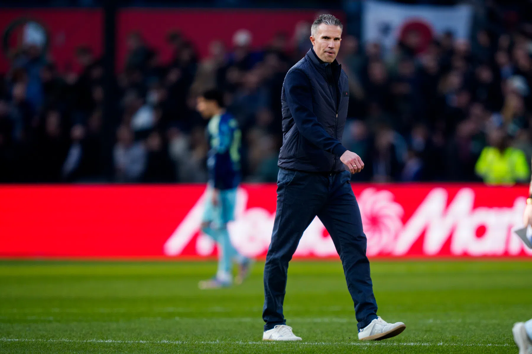 META-title: Van Persie geeft blessure-update bij Feyenoord | VN