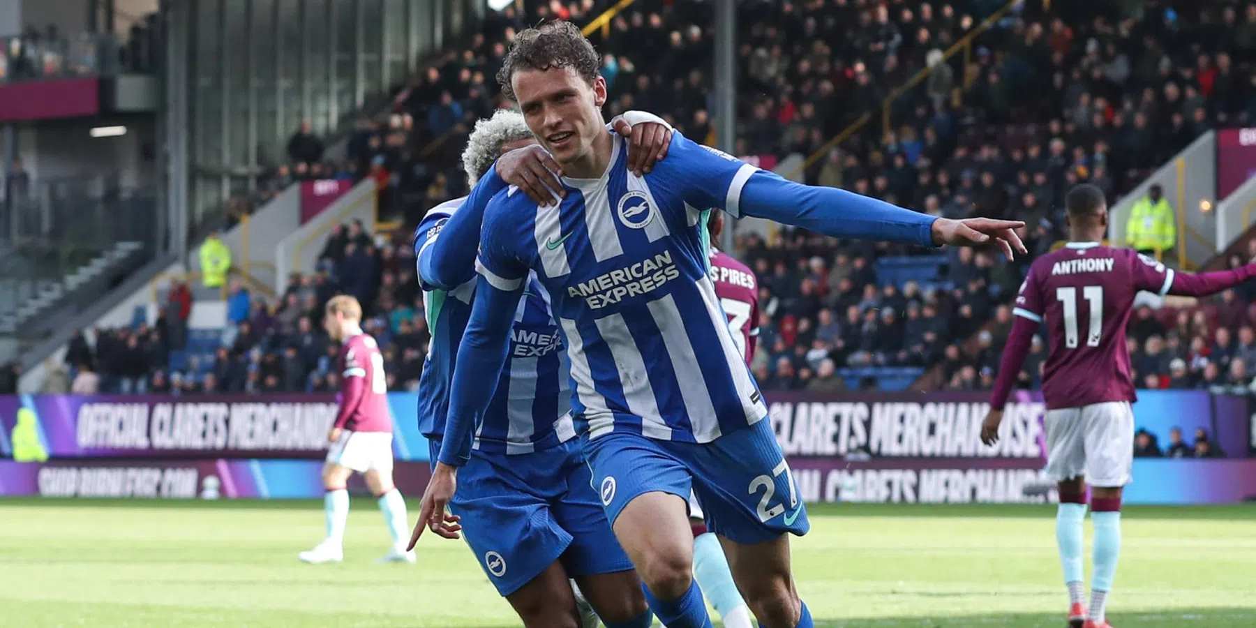 Wieffer blinkt uit bij Brighton en krijgt Oranje-steun | VN